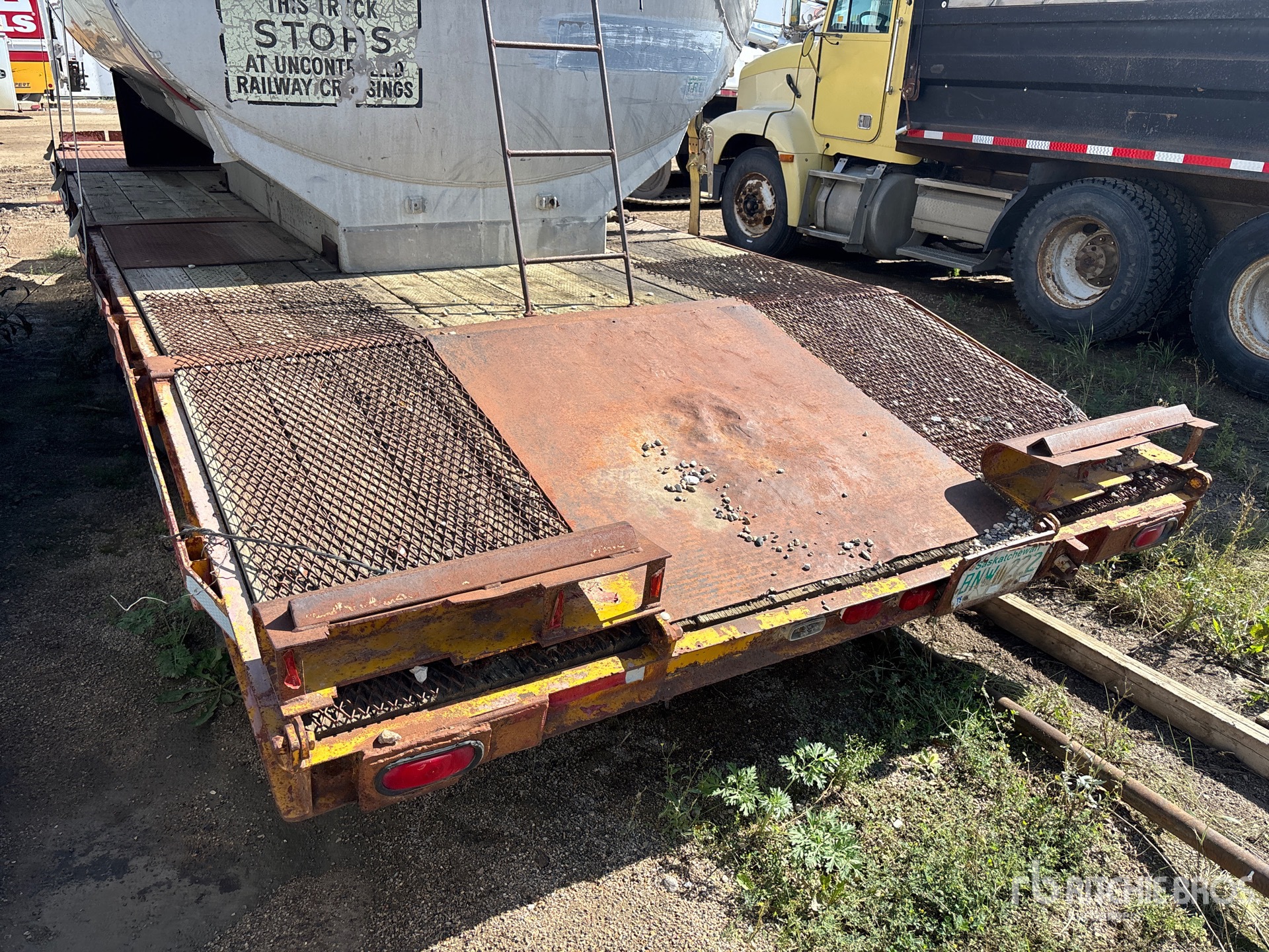 1977 BT 22 ft T/A