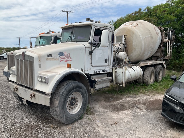 2005 Kenworth 357 8x4 Mixer Truck