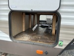Lado inferior with Storage Compartments