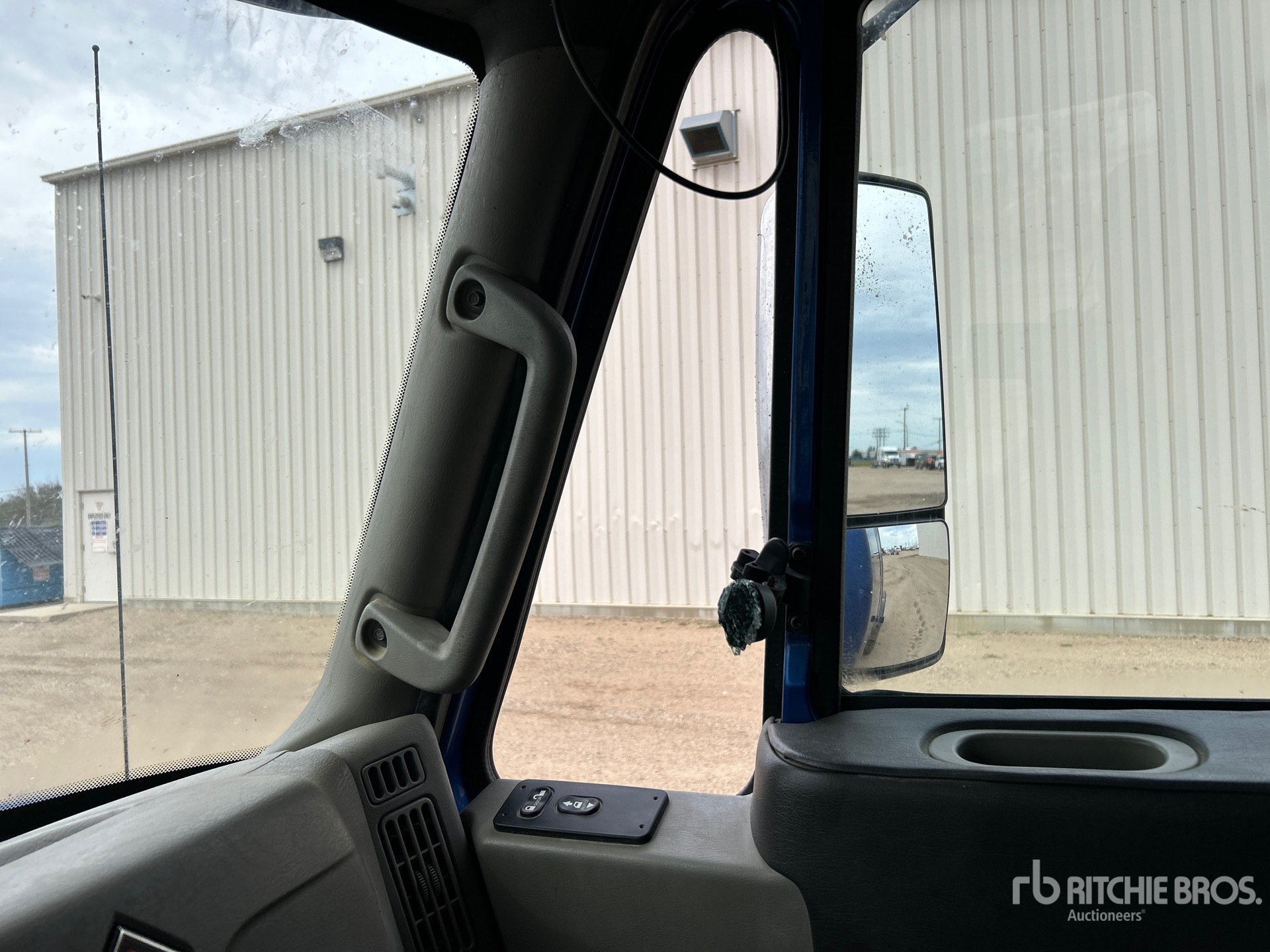 2013 International PROSTAR+ 122