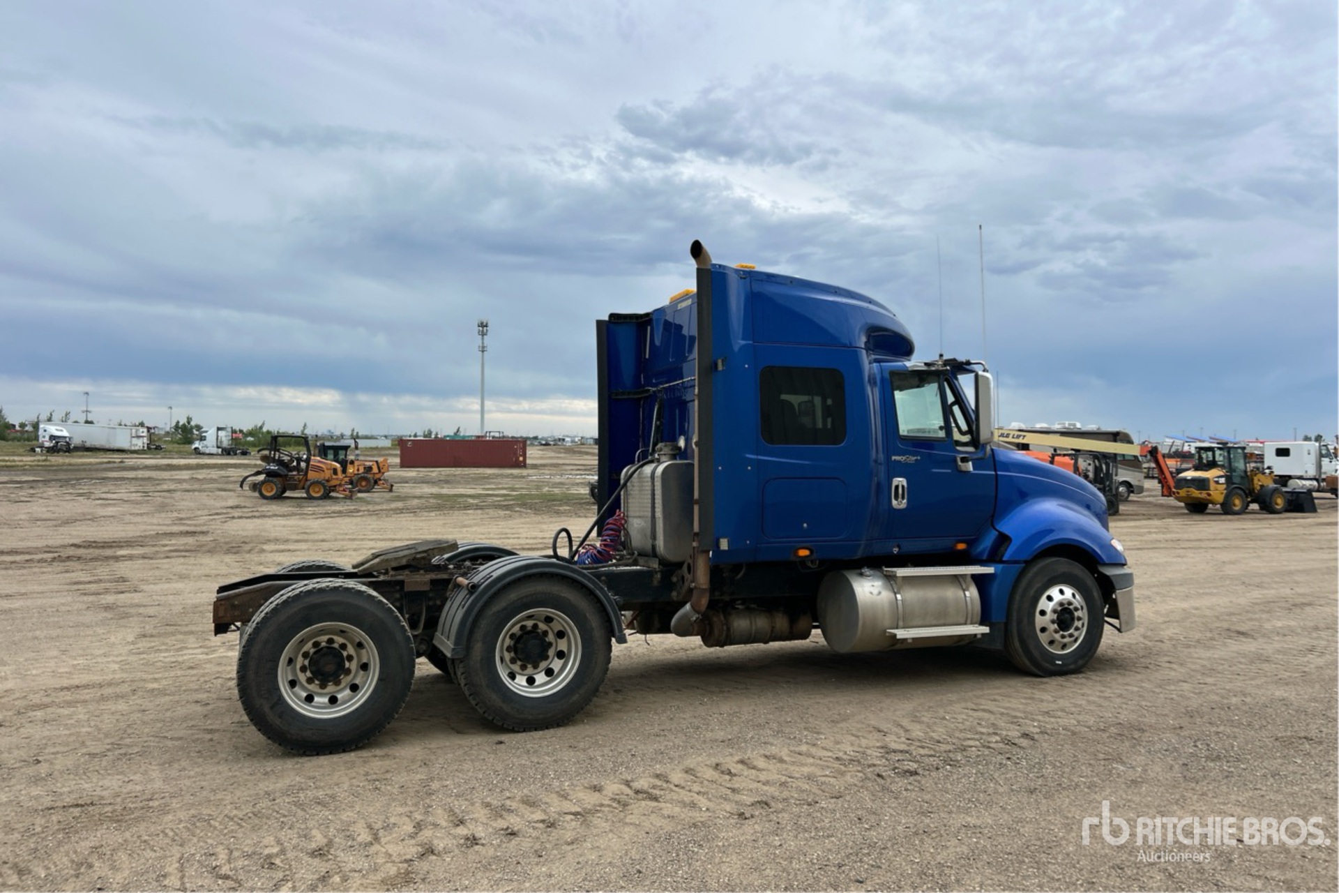 2013 International PROSTAR+ 122