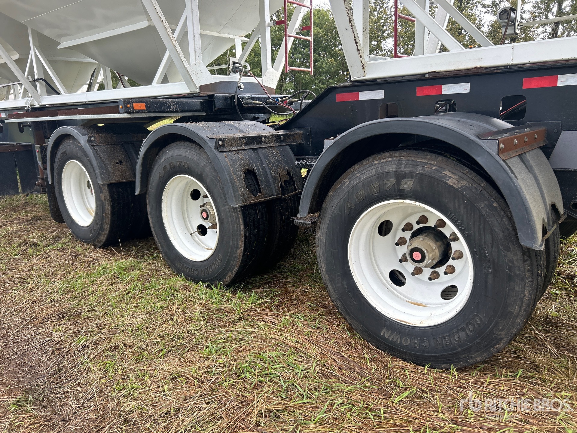 Haul-All 27 FT TRI/A SUPER B-TRAIN LEAD