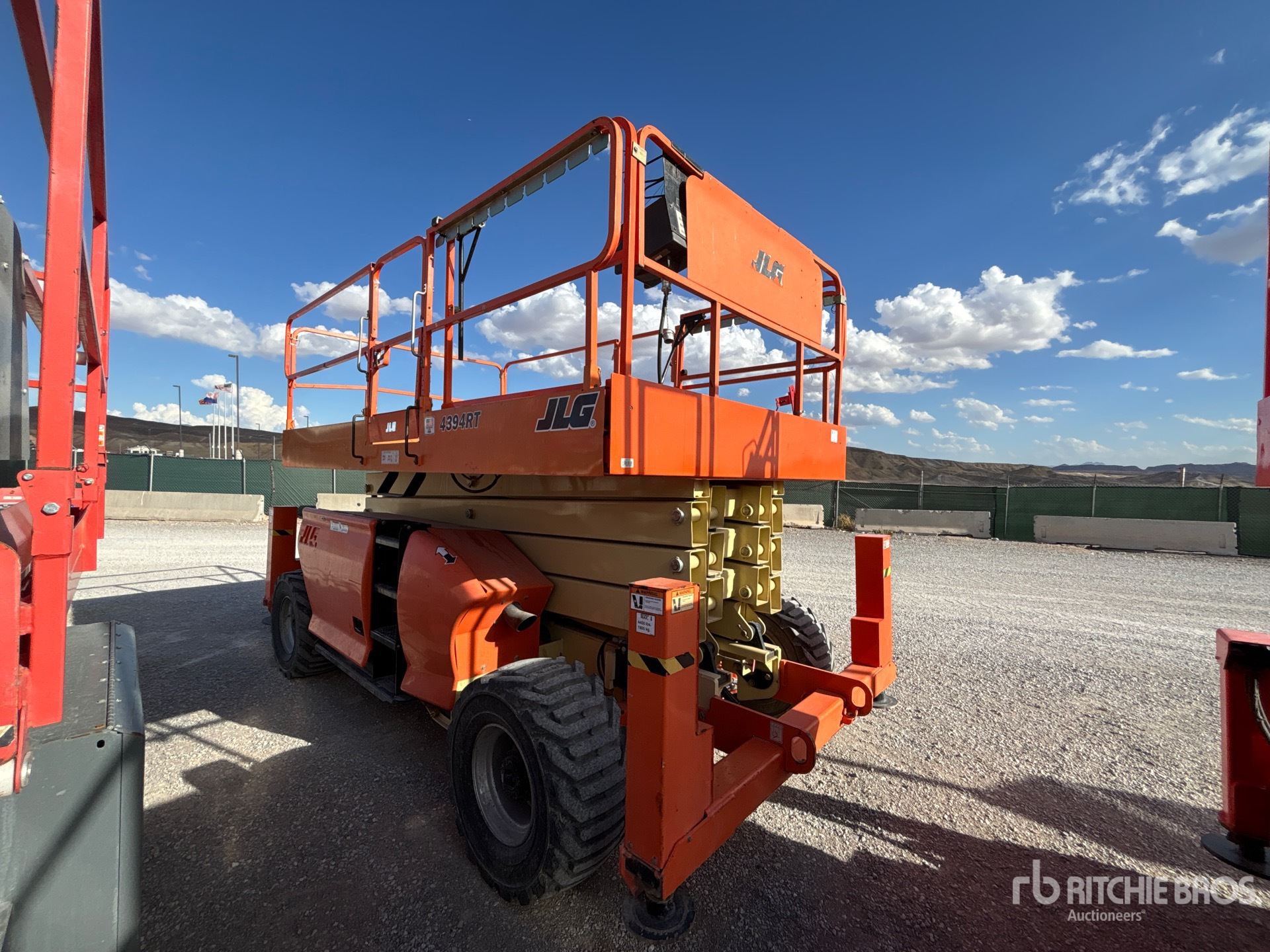 2015 JLG 4394RT