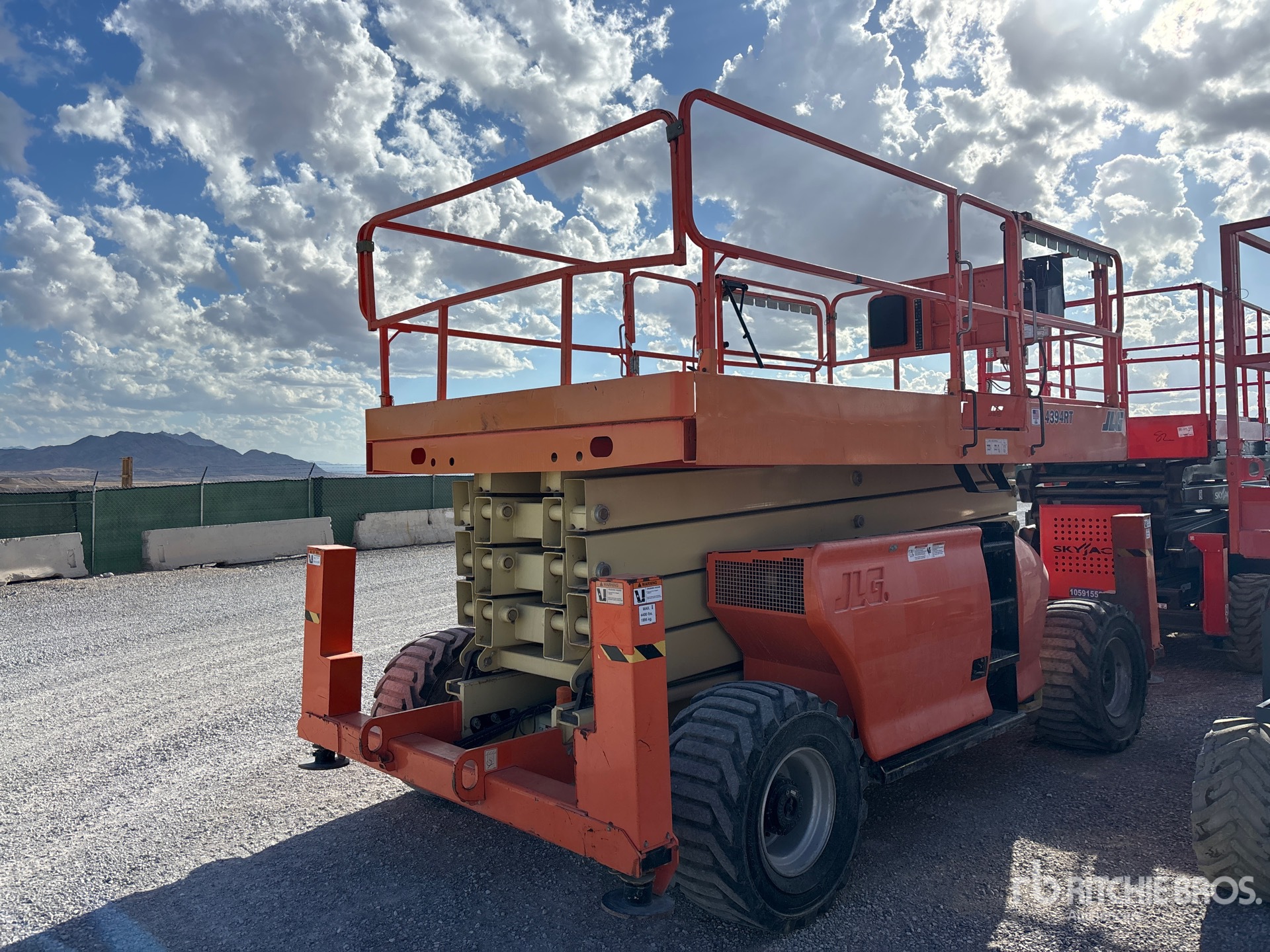 2015 JLG 4394RT