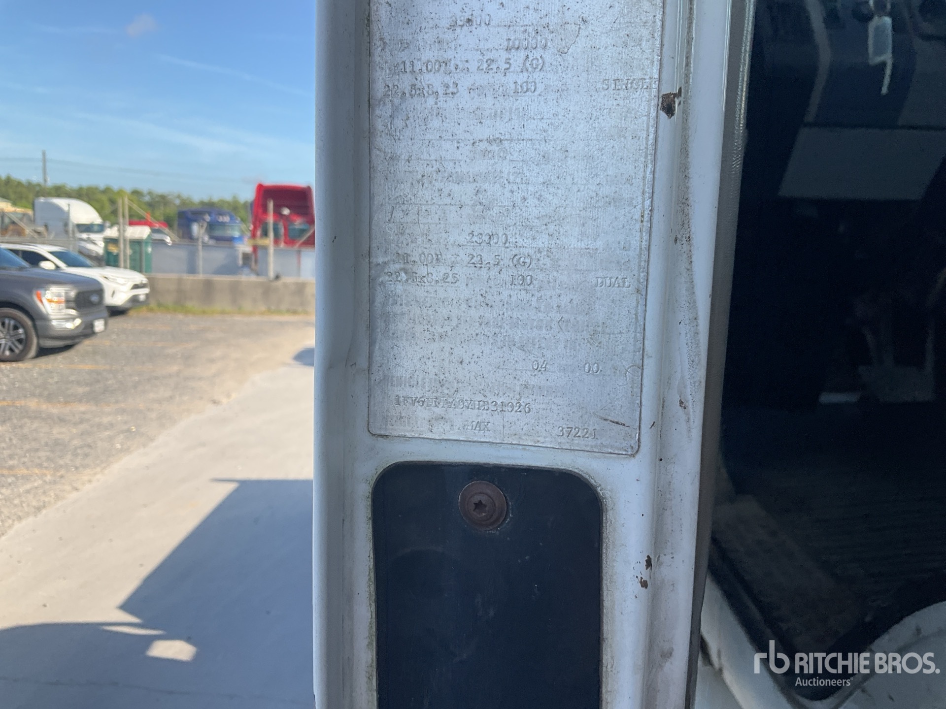 2000 Freightliner FL 70
