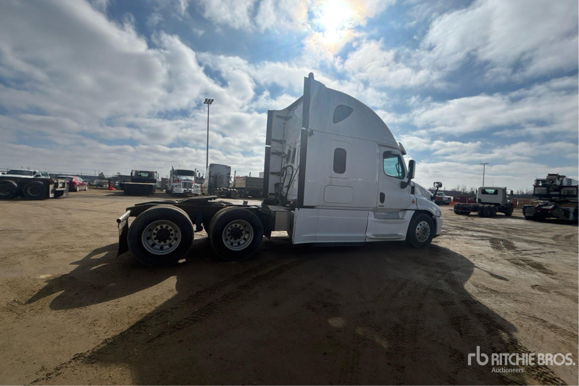 2016 Freightliner CASCADIA 125
