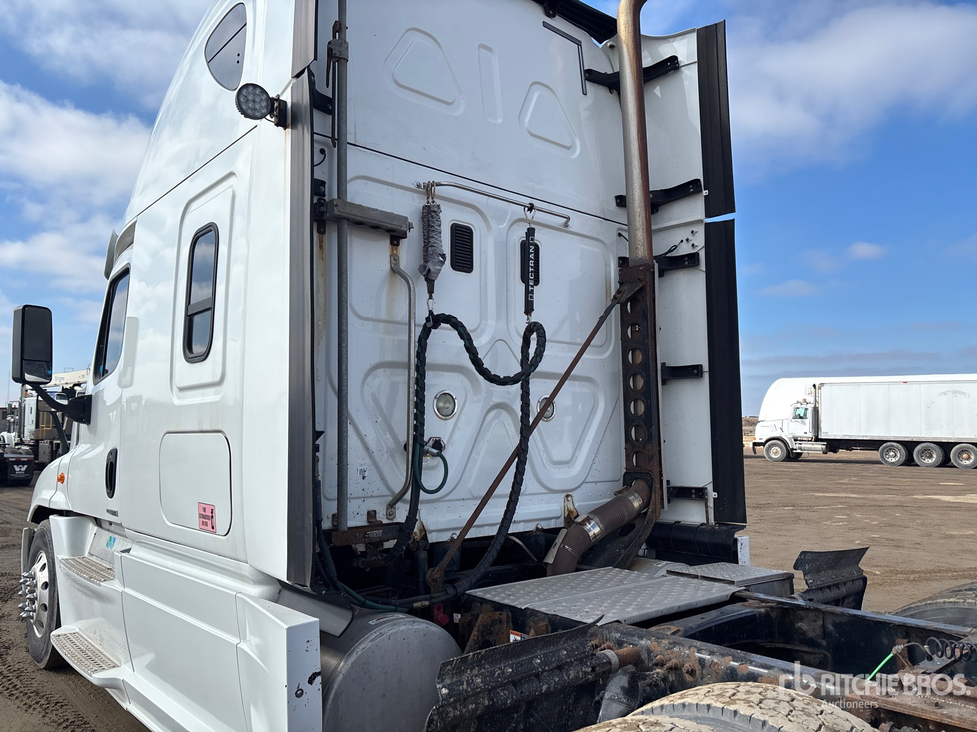 2016 Freightliner CASCADIA 125