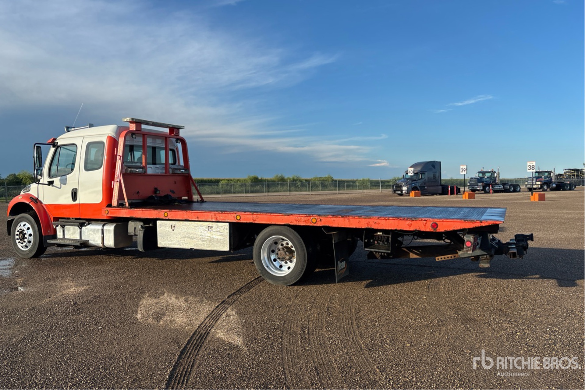2015 Freightliner M2 106