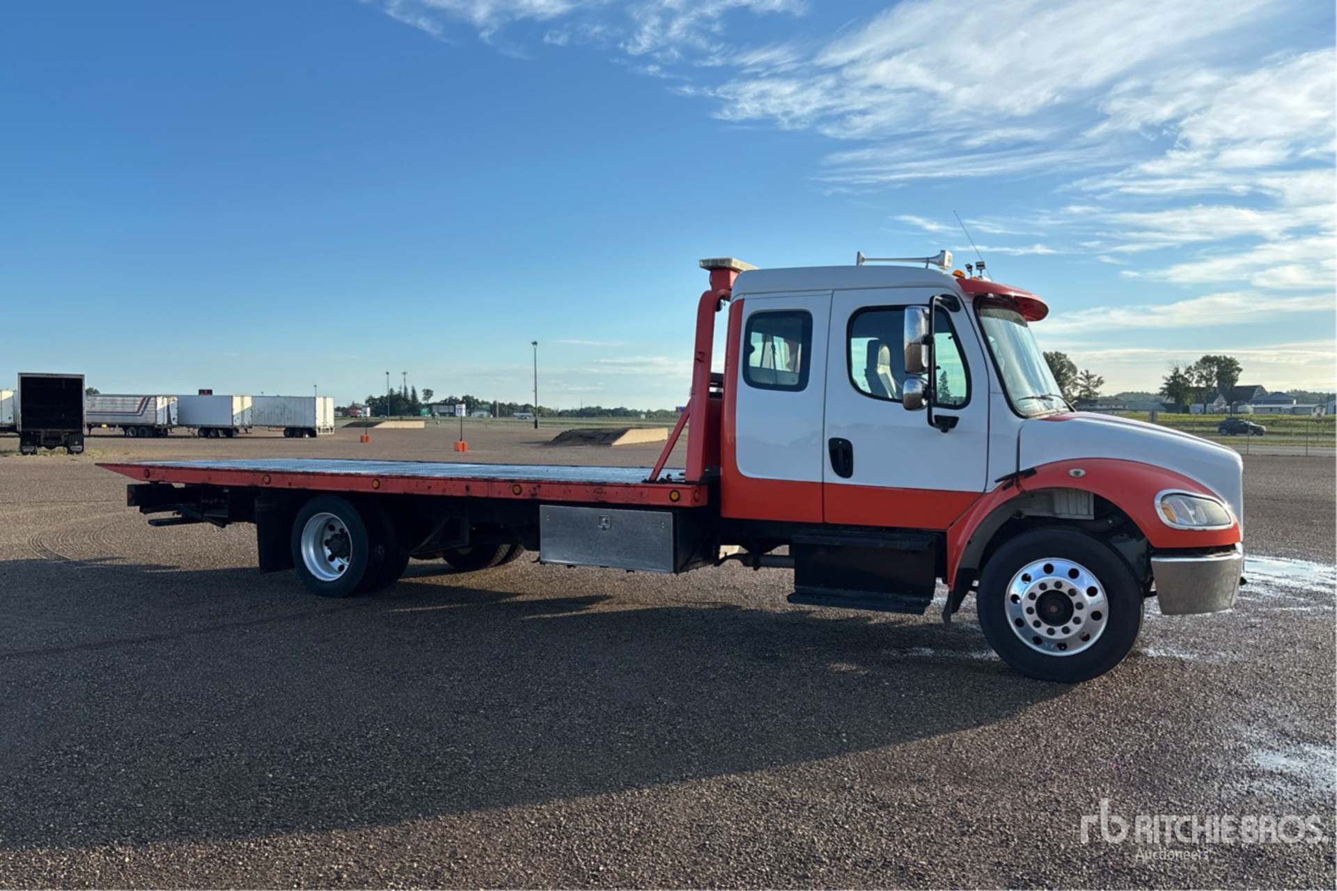 2015 Freightliner M2 106