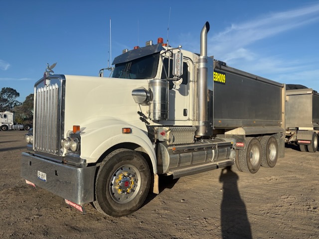 2017 Kenworth T909 6x4 Combination Tipper Truck 2017 Kenworth T909 6x4 Combination Tipper Truck