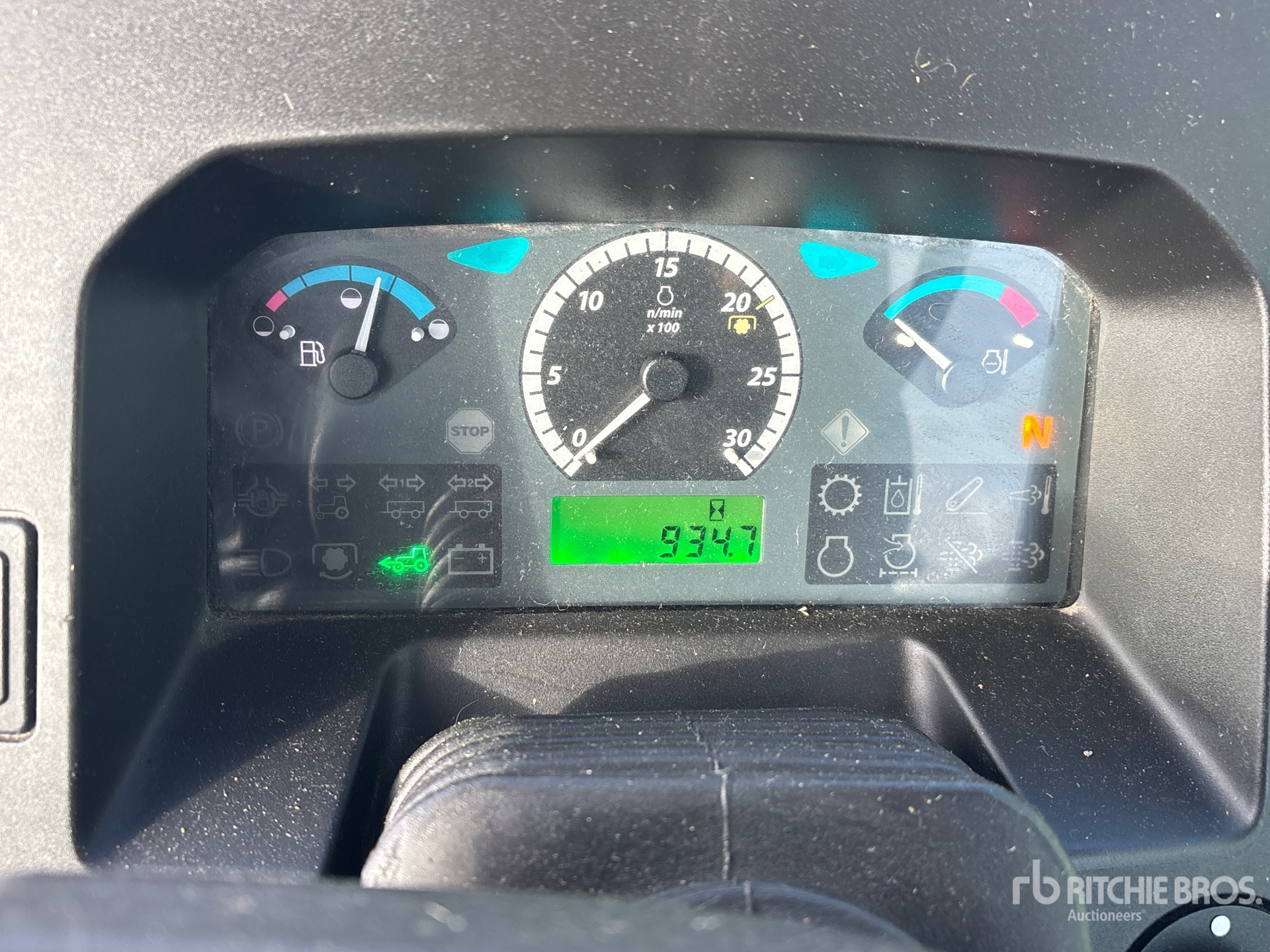 2015 John Deere 6140D