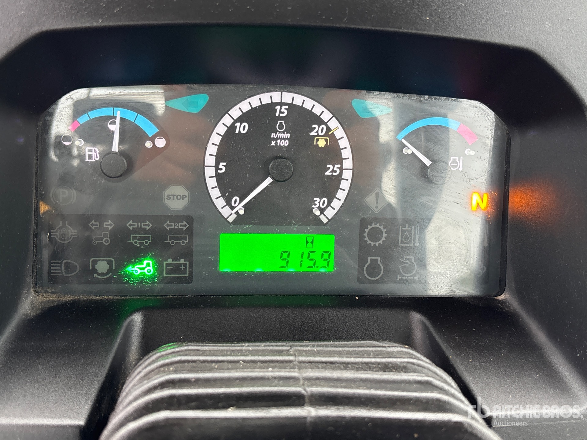 2015 John Deere 6140D