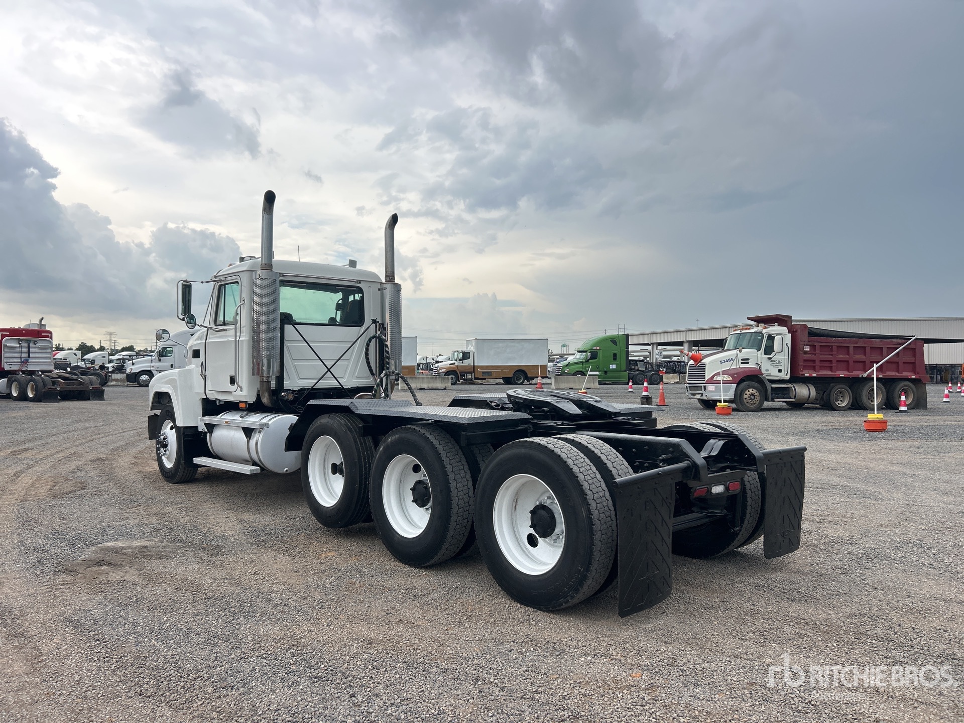 1999 Mack CH613