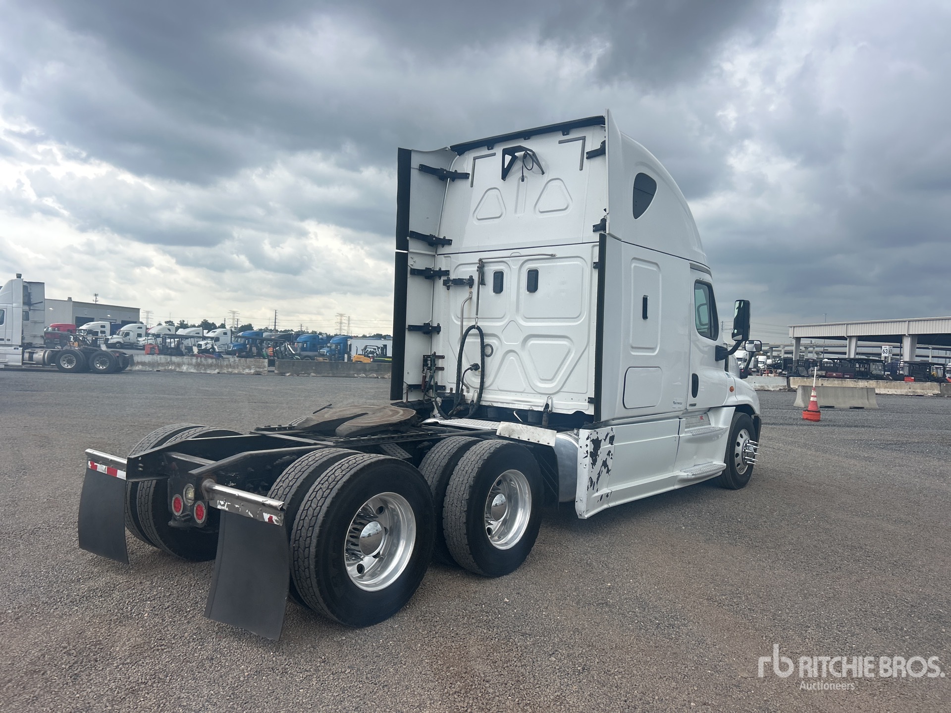 2017 Freightliner CASCADIA 125
