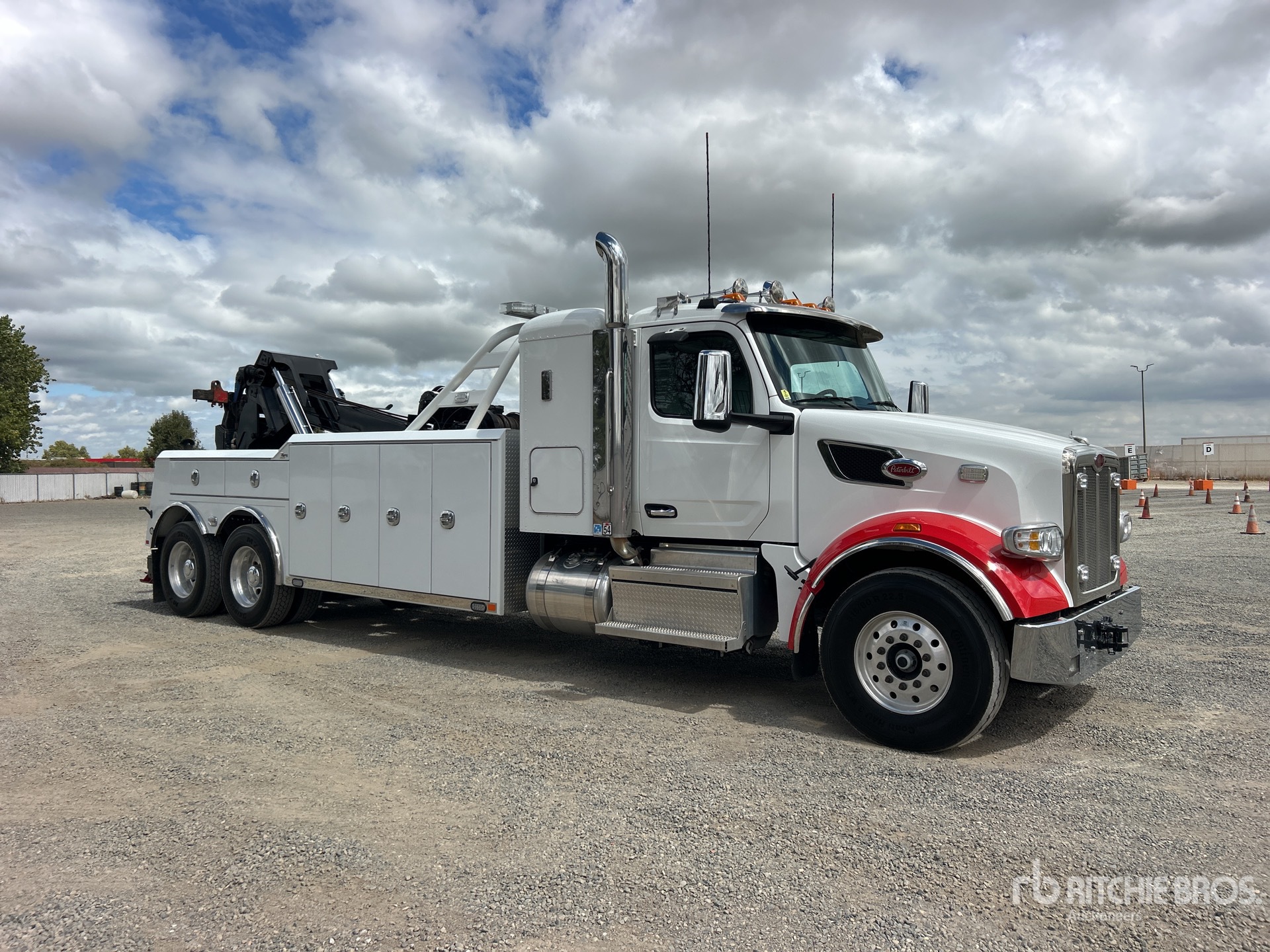 2024 Peterbilt 567