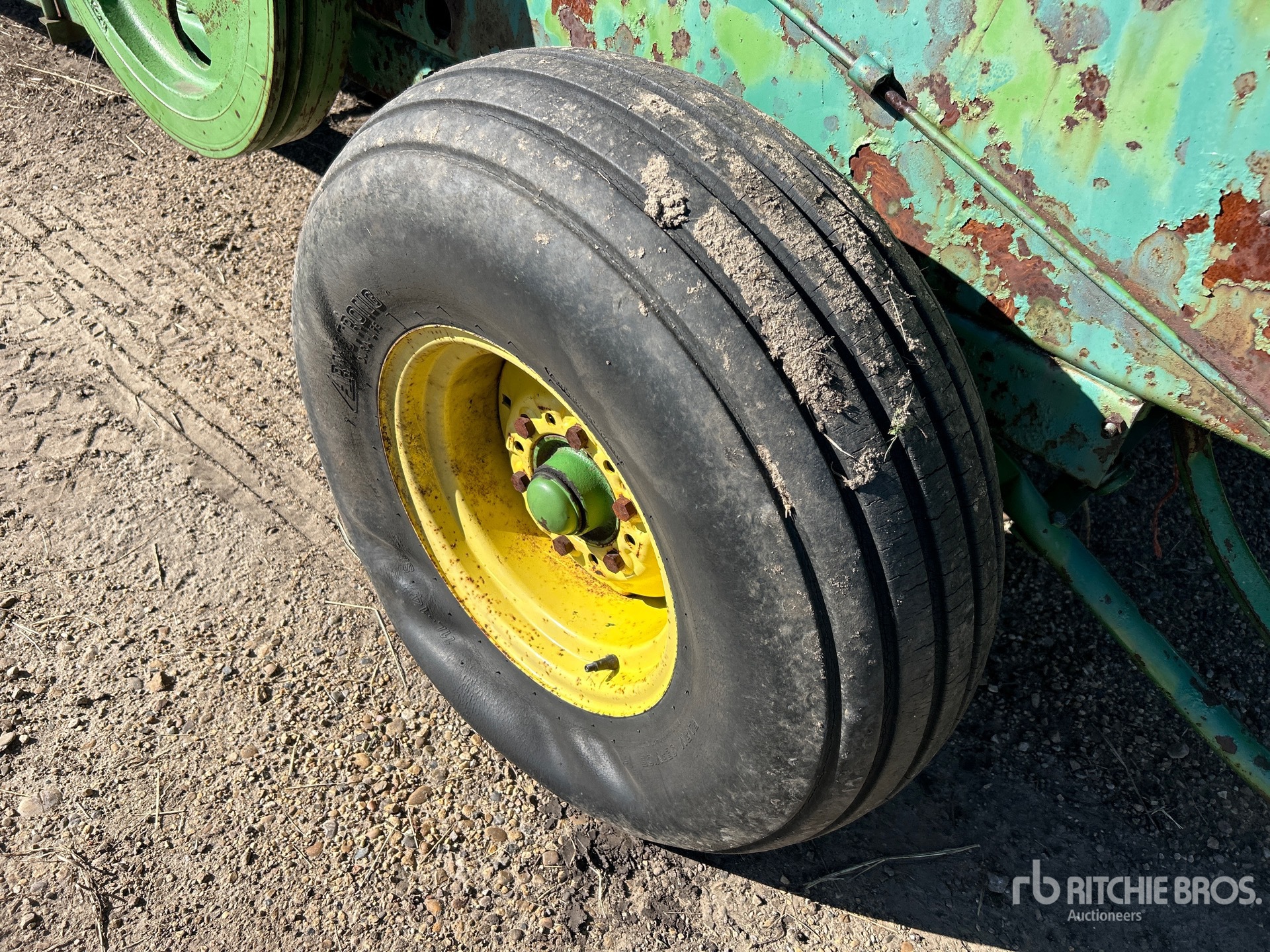 John Deere 346