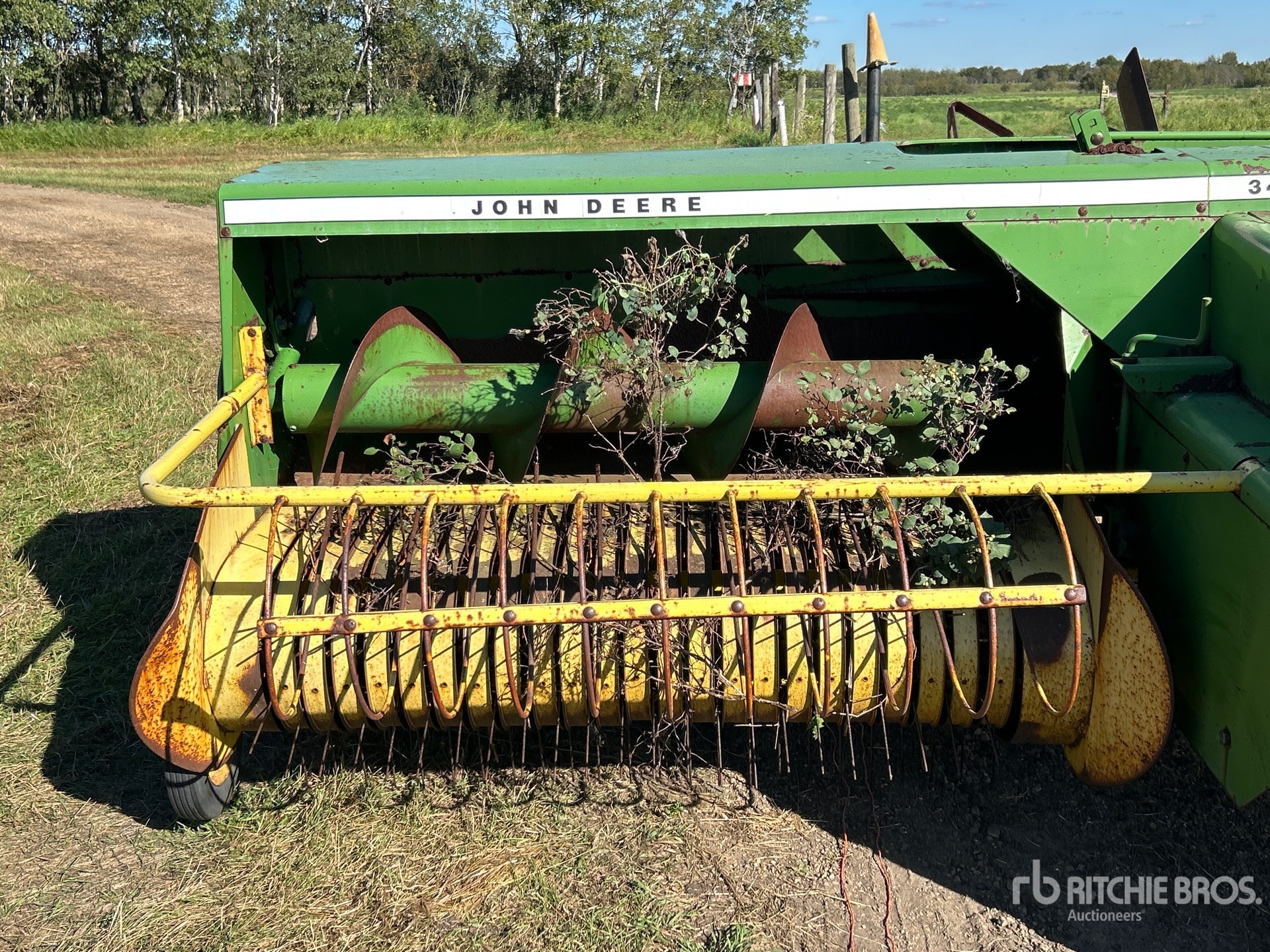 John Deere 346
