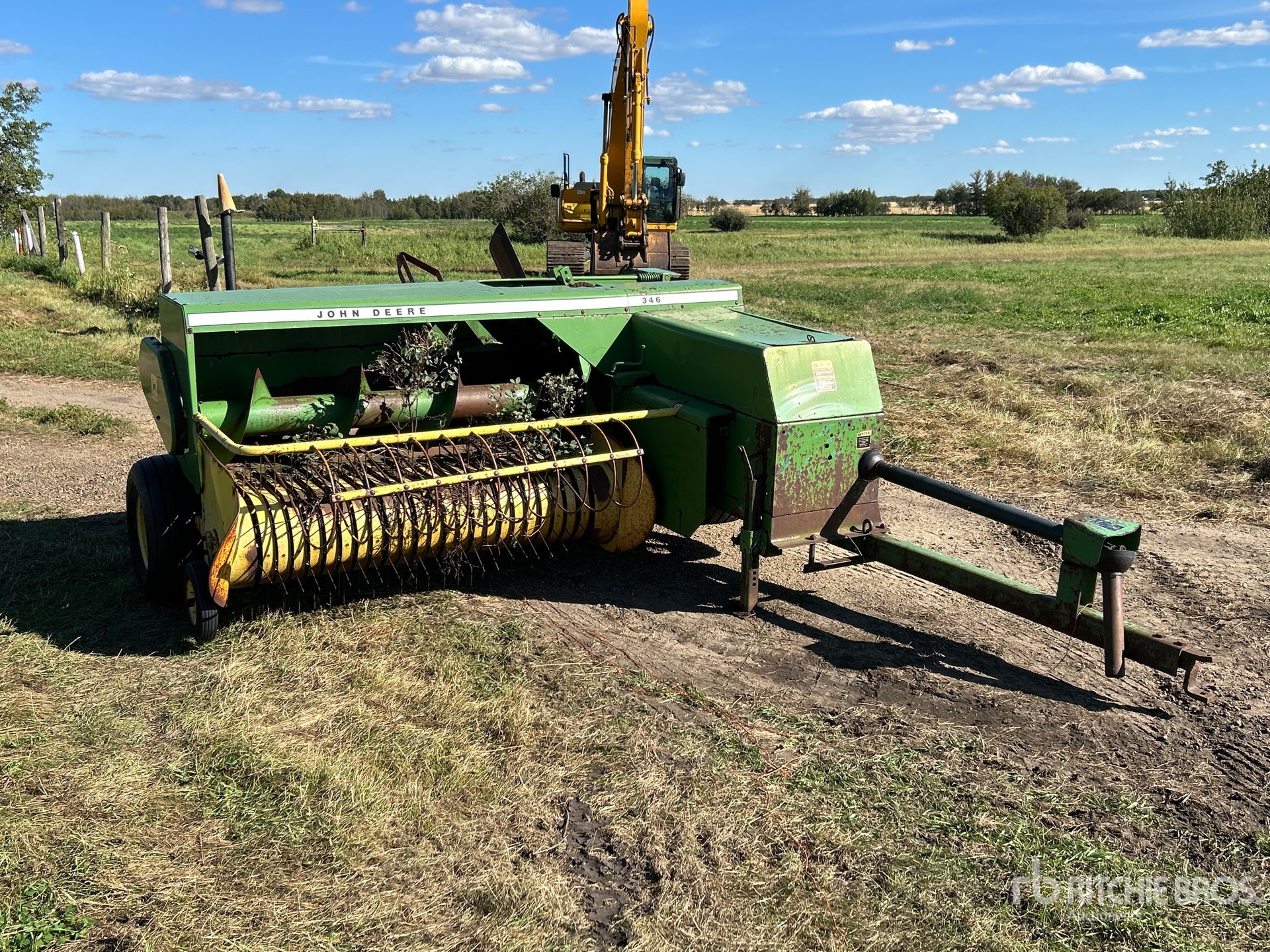 John Deere 346