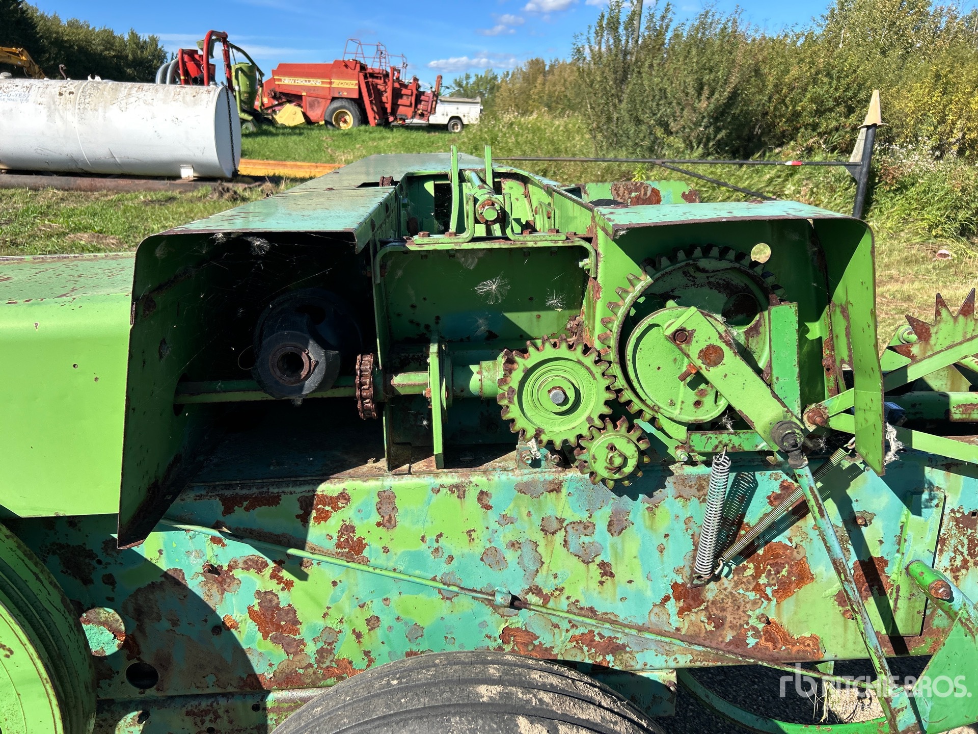 John Deere 346