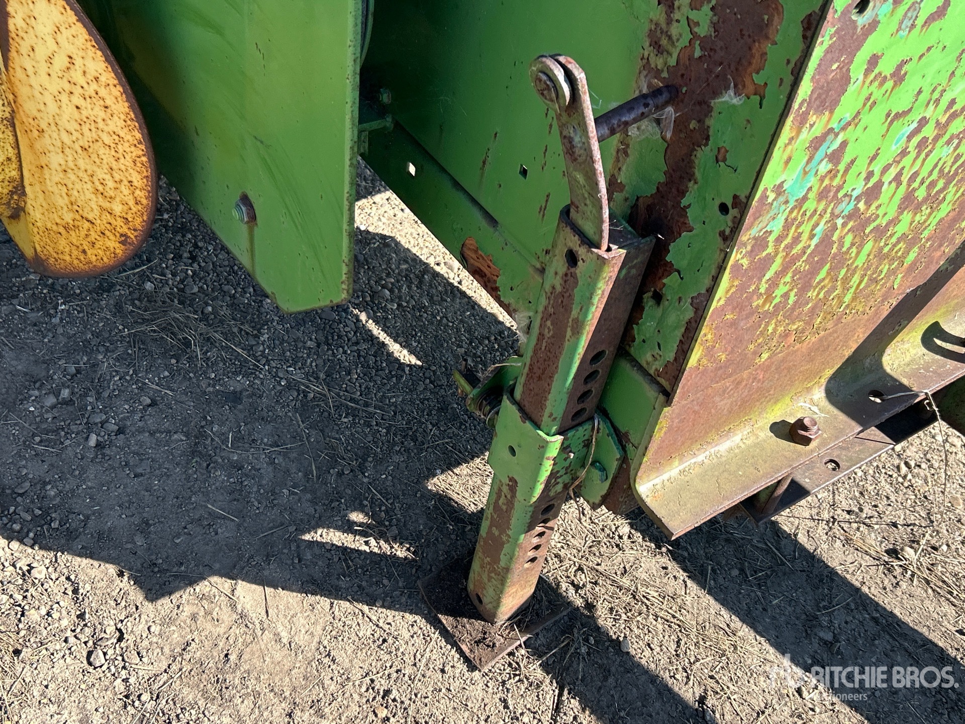 John Deere 346