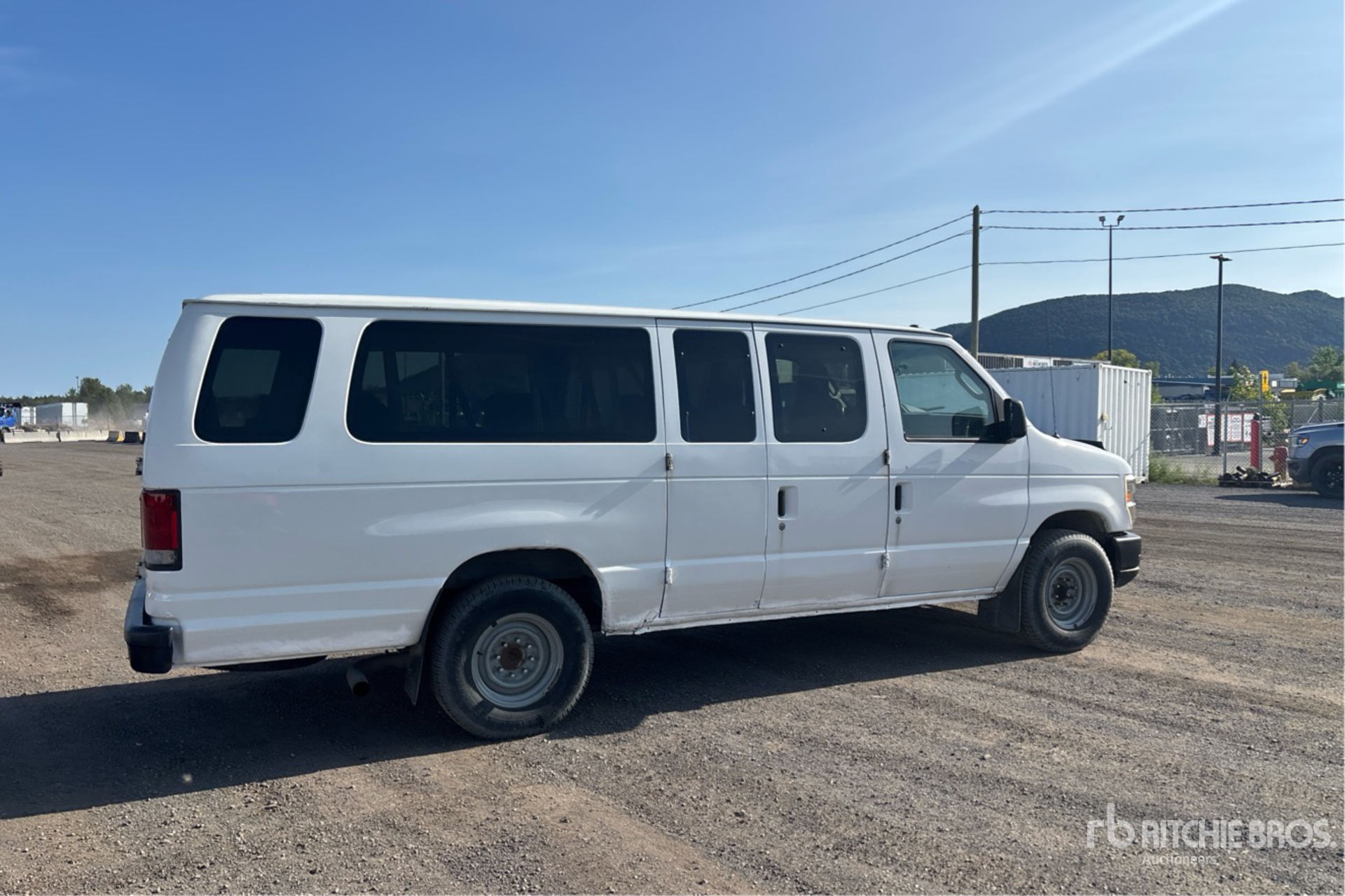 2013 Ford E-350