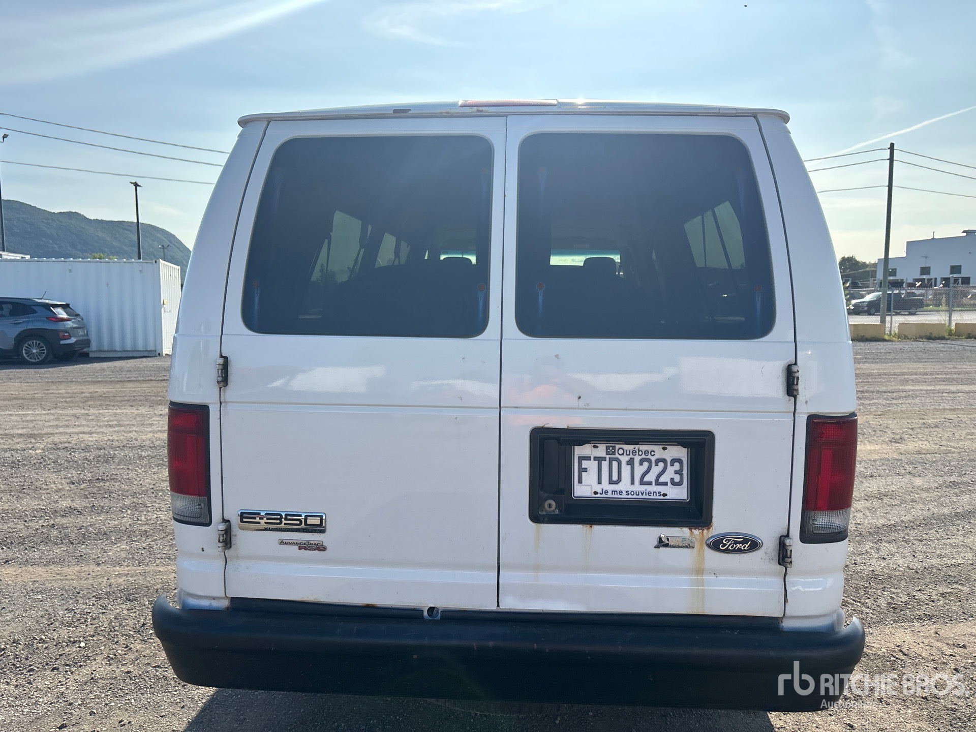 2013 Ford E-350