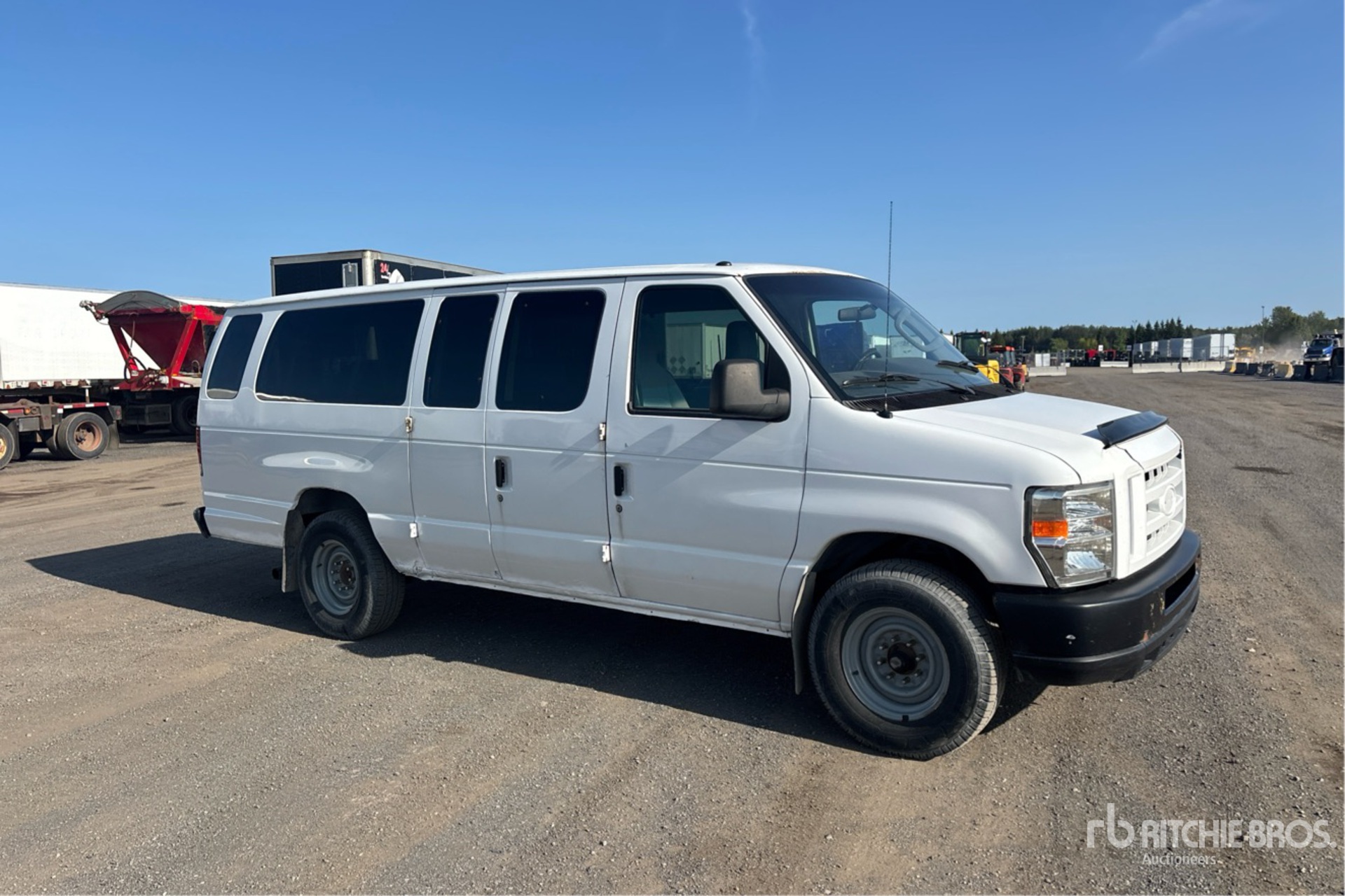2013 Ford E-350