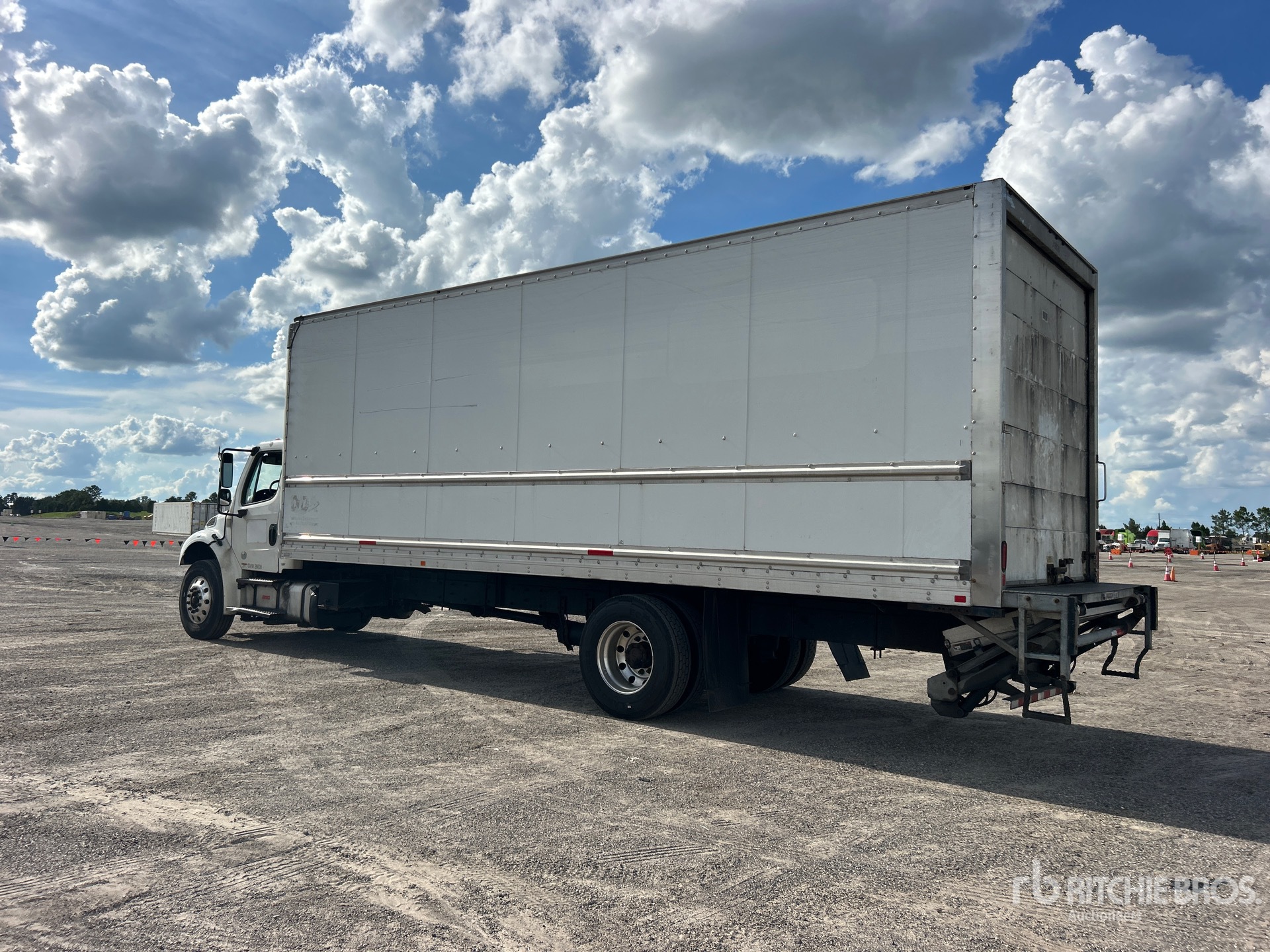 2019 Freightliner M2 106