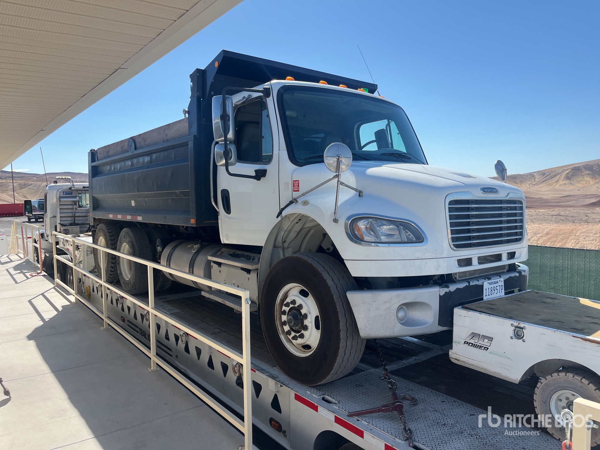 2017 Freightliner M2