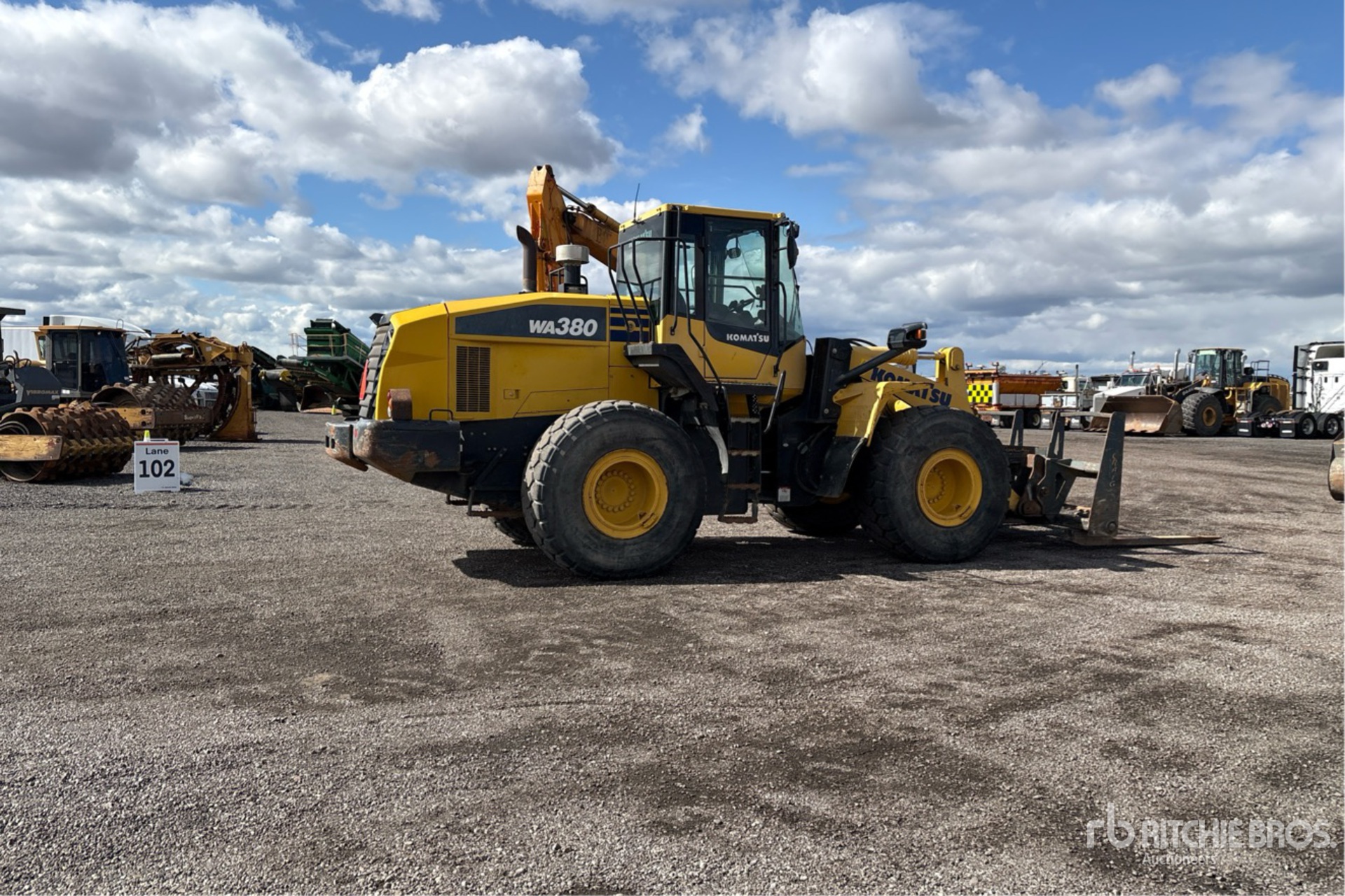 2014 Komatsu WA380-7
