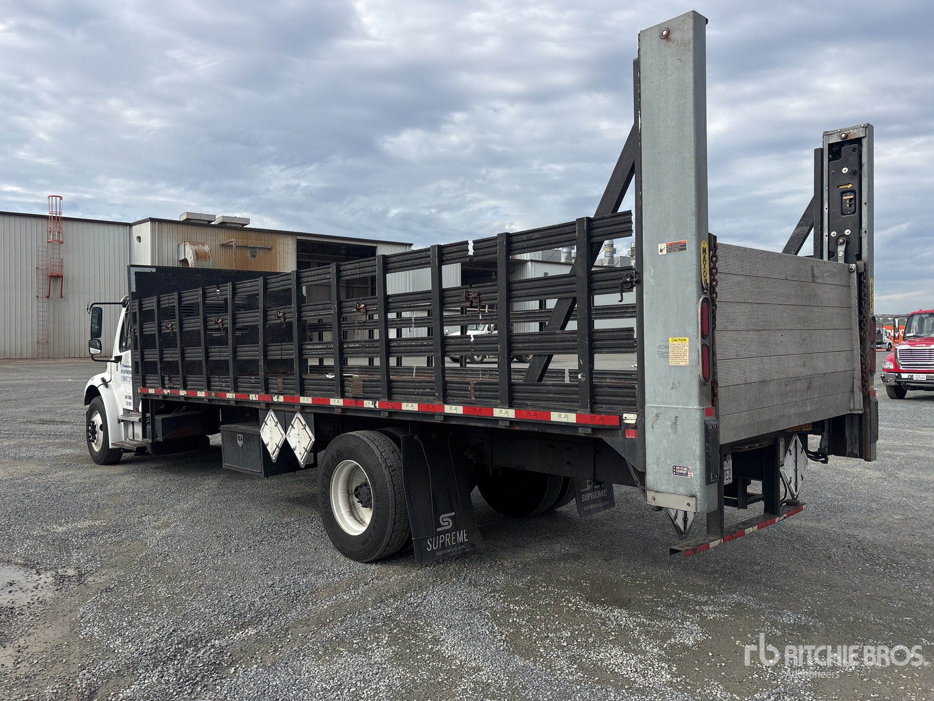 2017 Freightliner M2 106