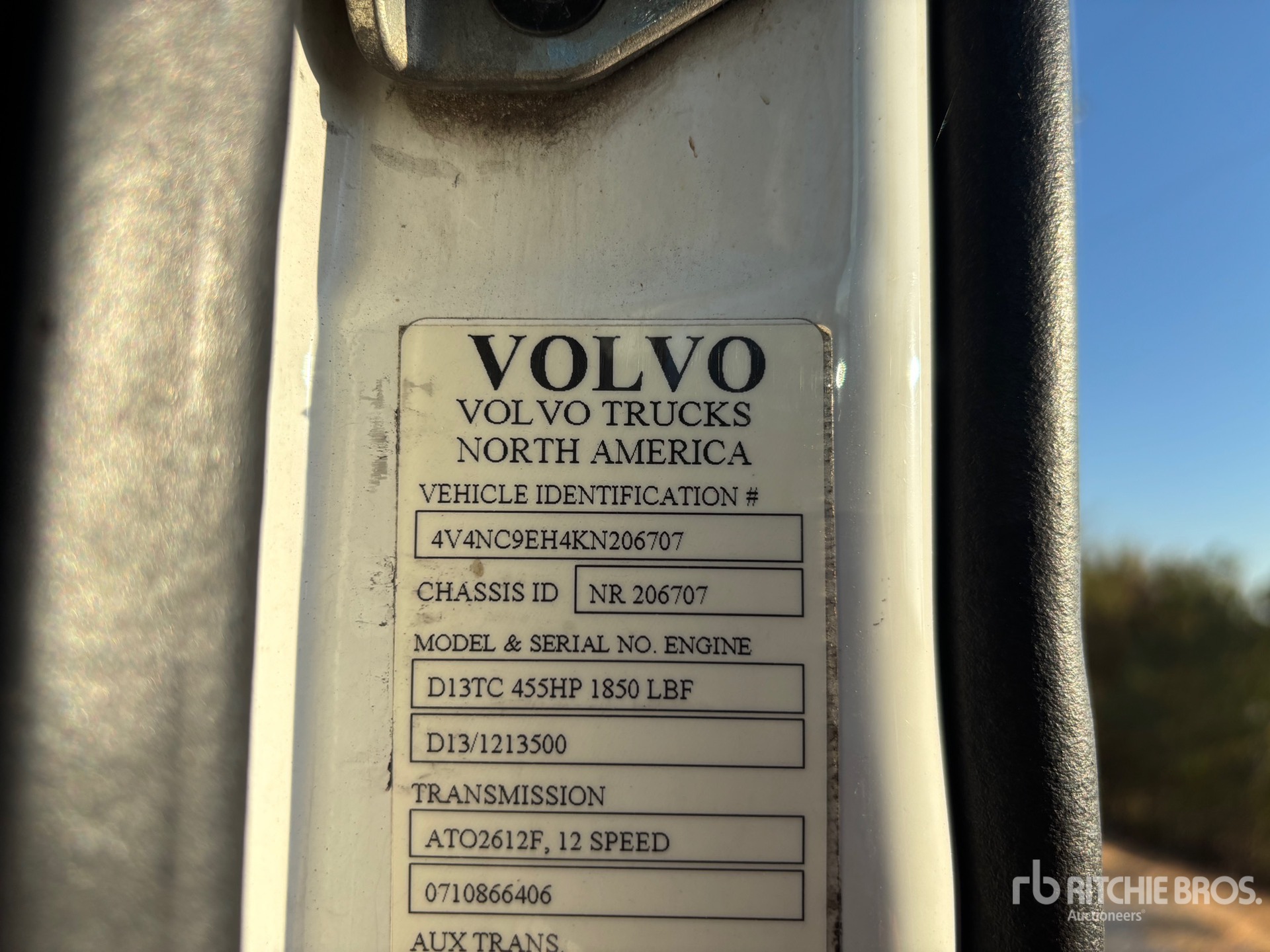 2019 Volvo VNL