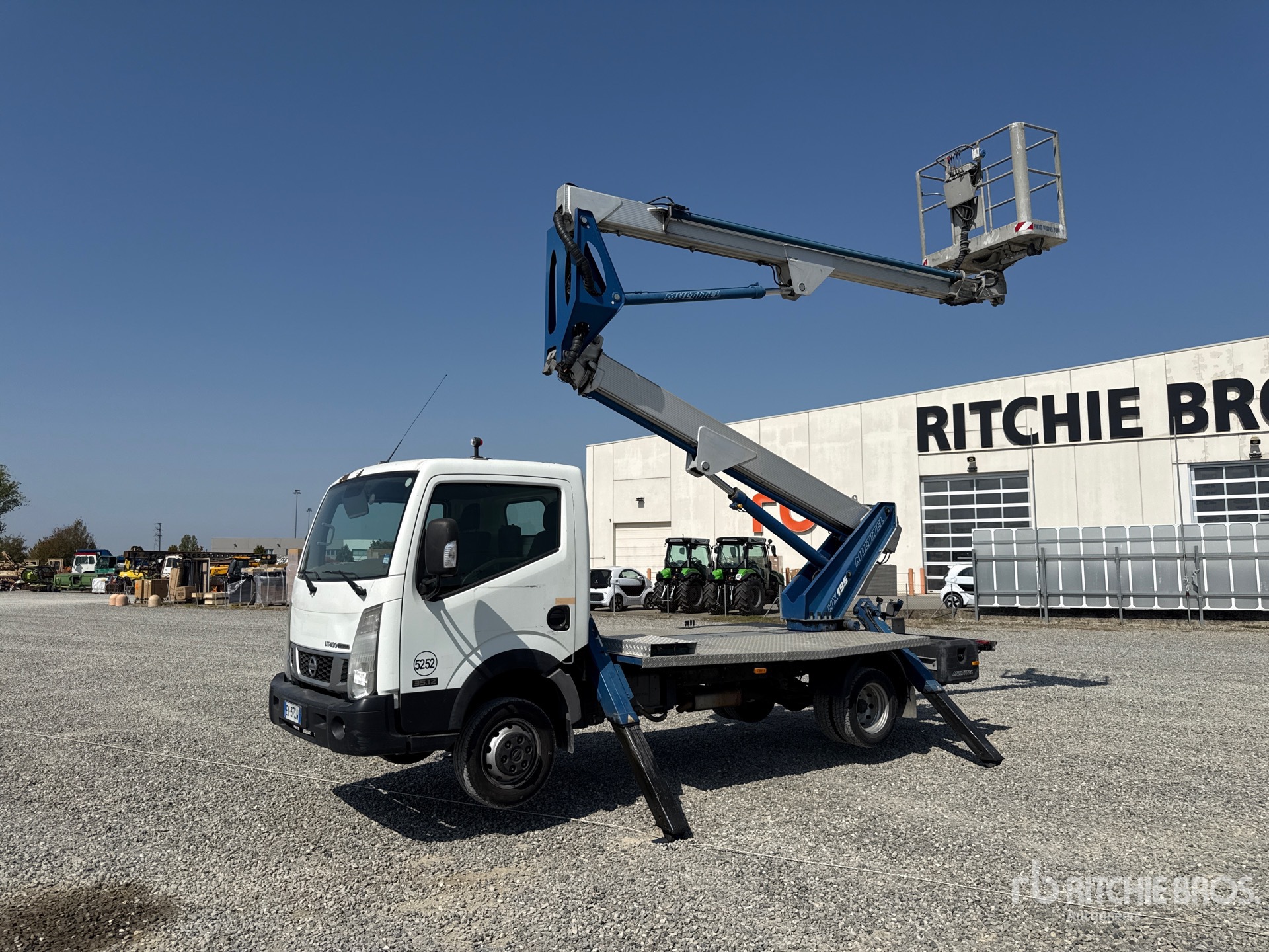 Photo of 2015 Nissan CABSTAR 35.12