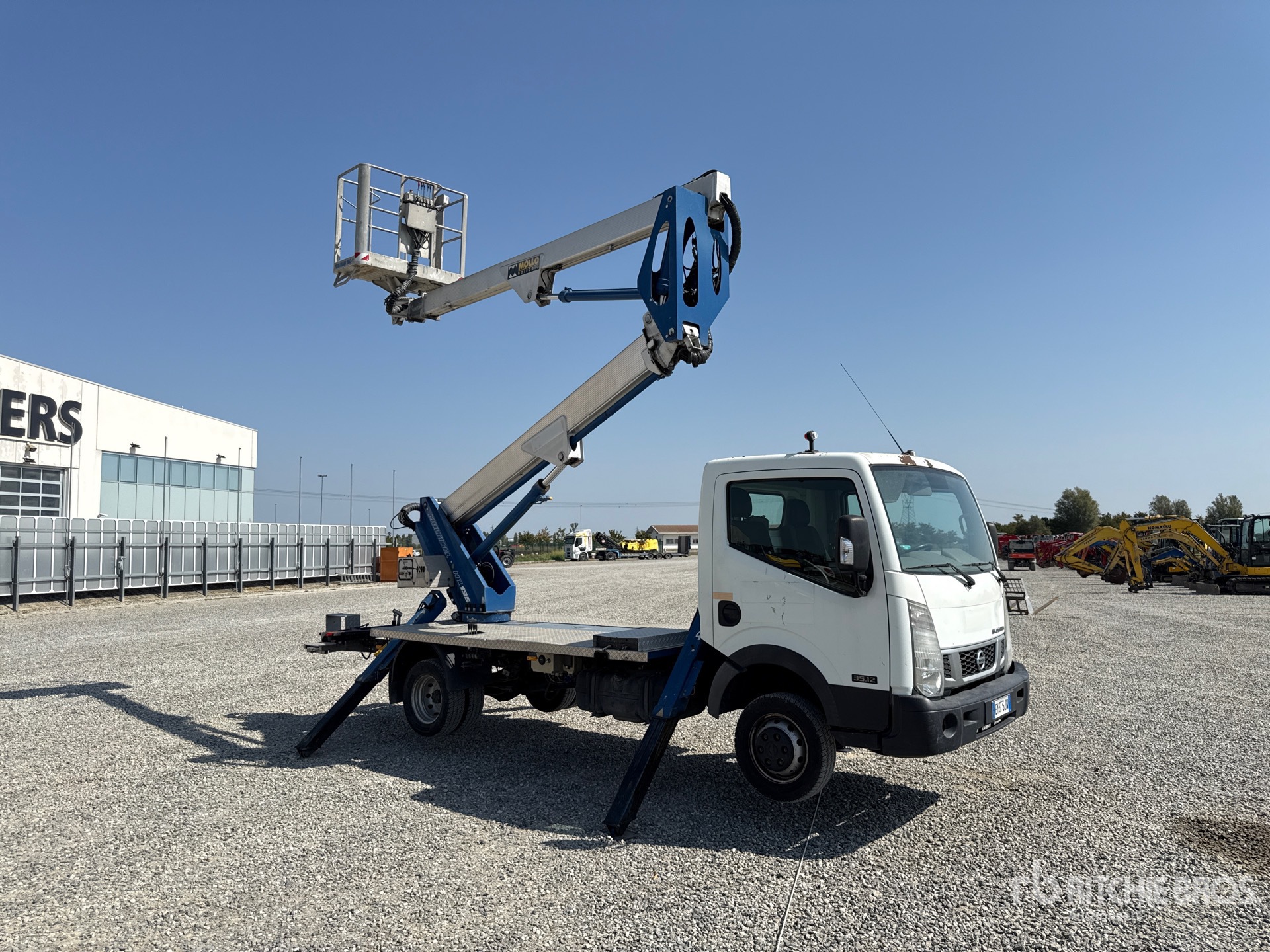 2015 Nissan CABSTAR 35.12