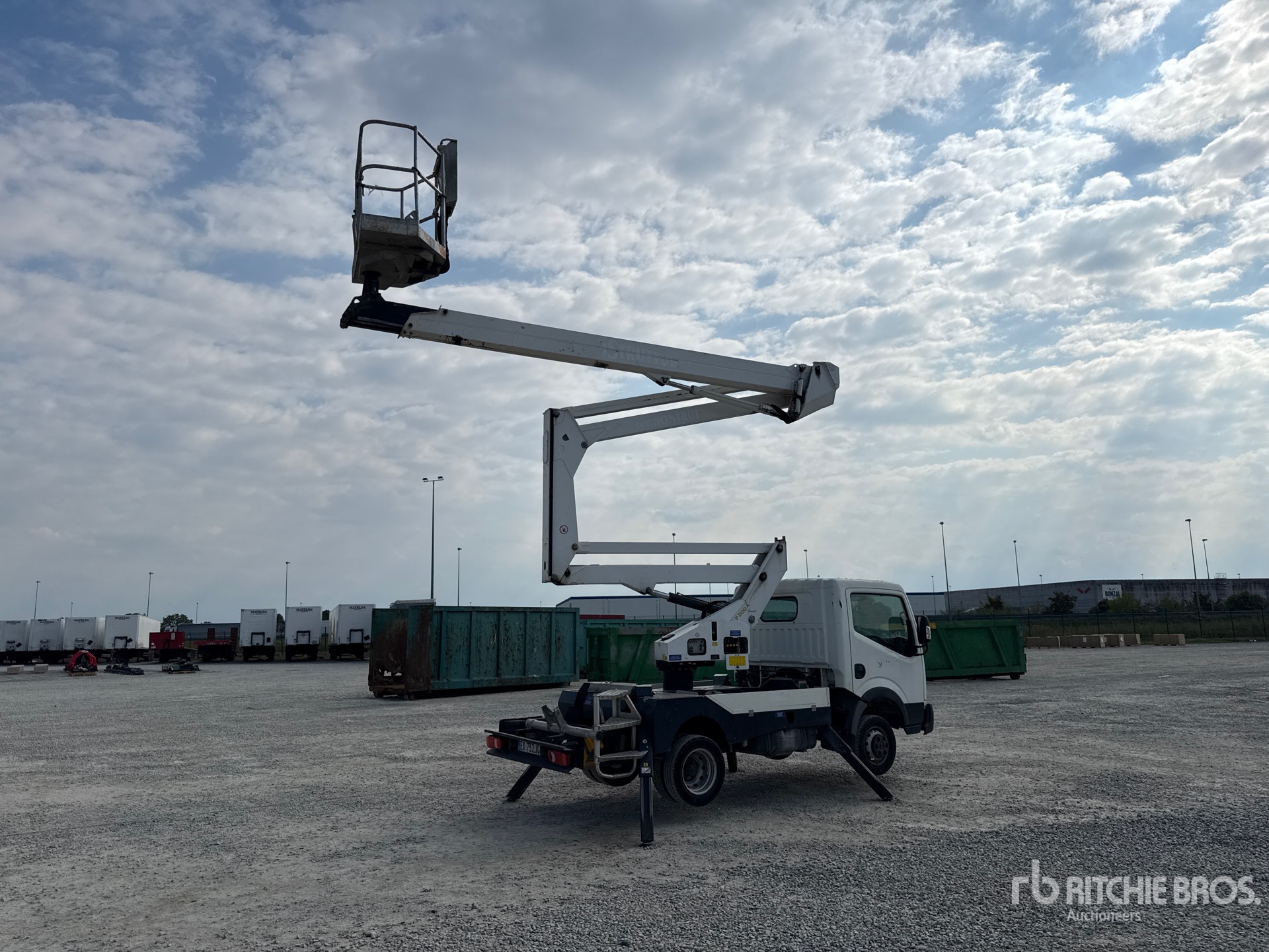 2015 Nissan CABSTAR