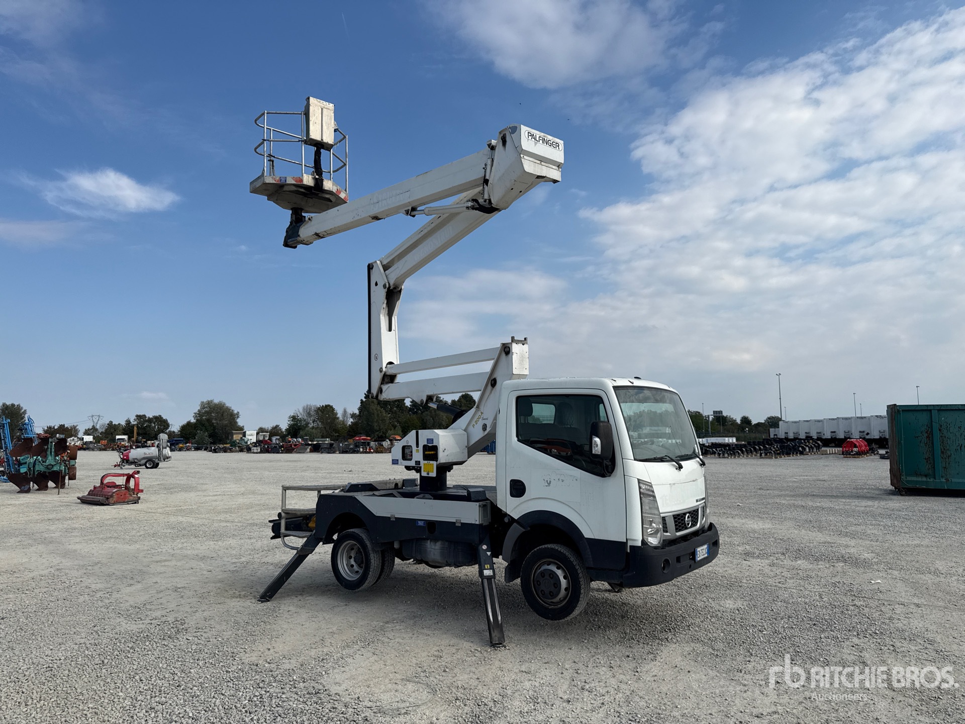 2015 Nissan CABSTAR