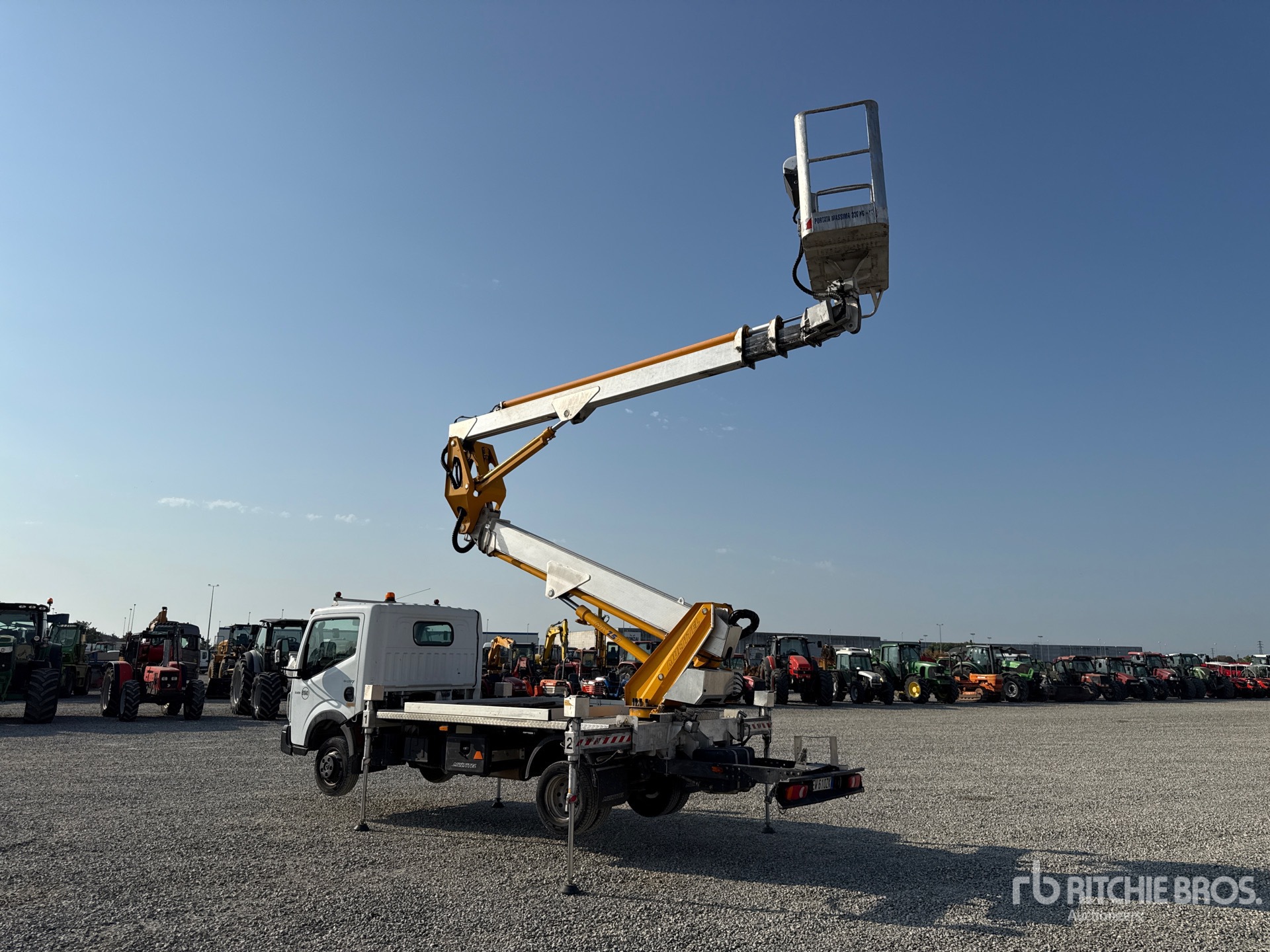 2014 Renault MAXITY 140DXI
