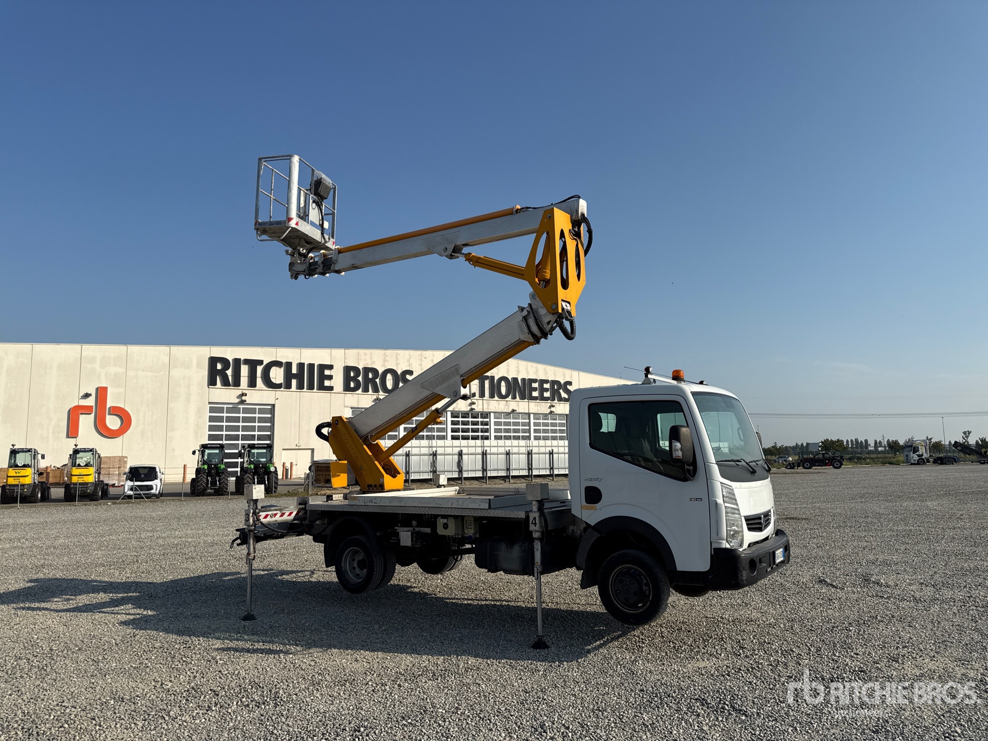 2014 Renault MAXITY 140DXI