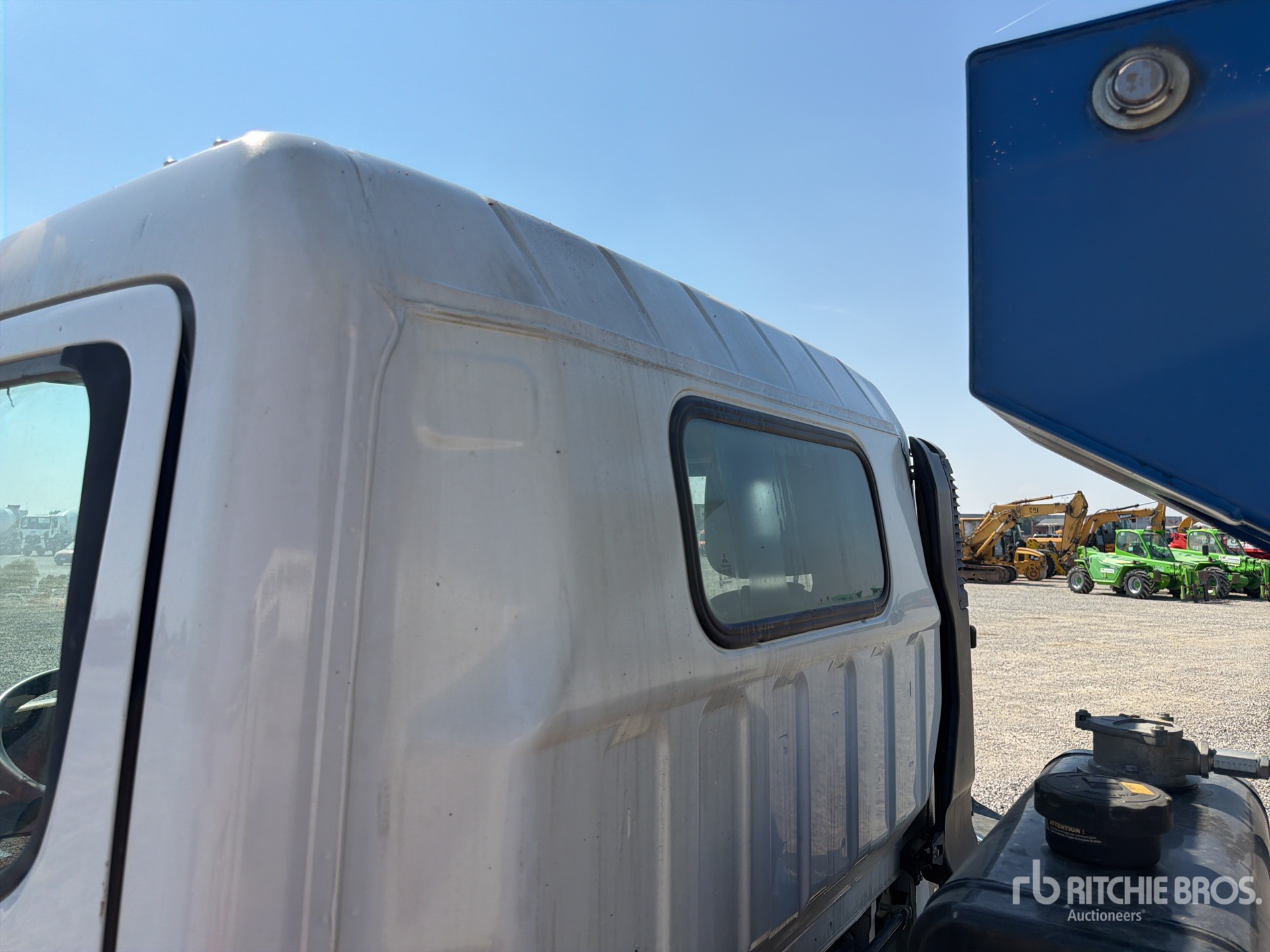 2016 Mitsubishi FUSO