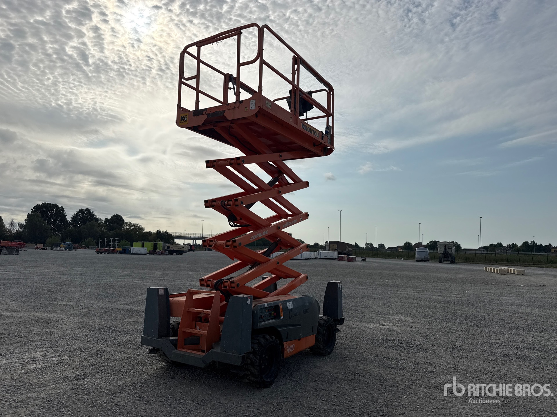 2013 Haulotte COMPACT12DX