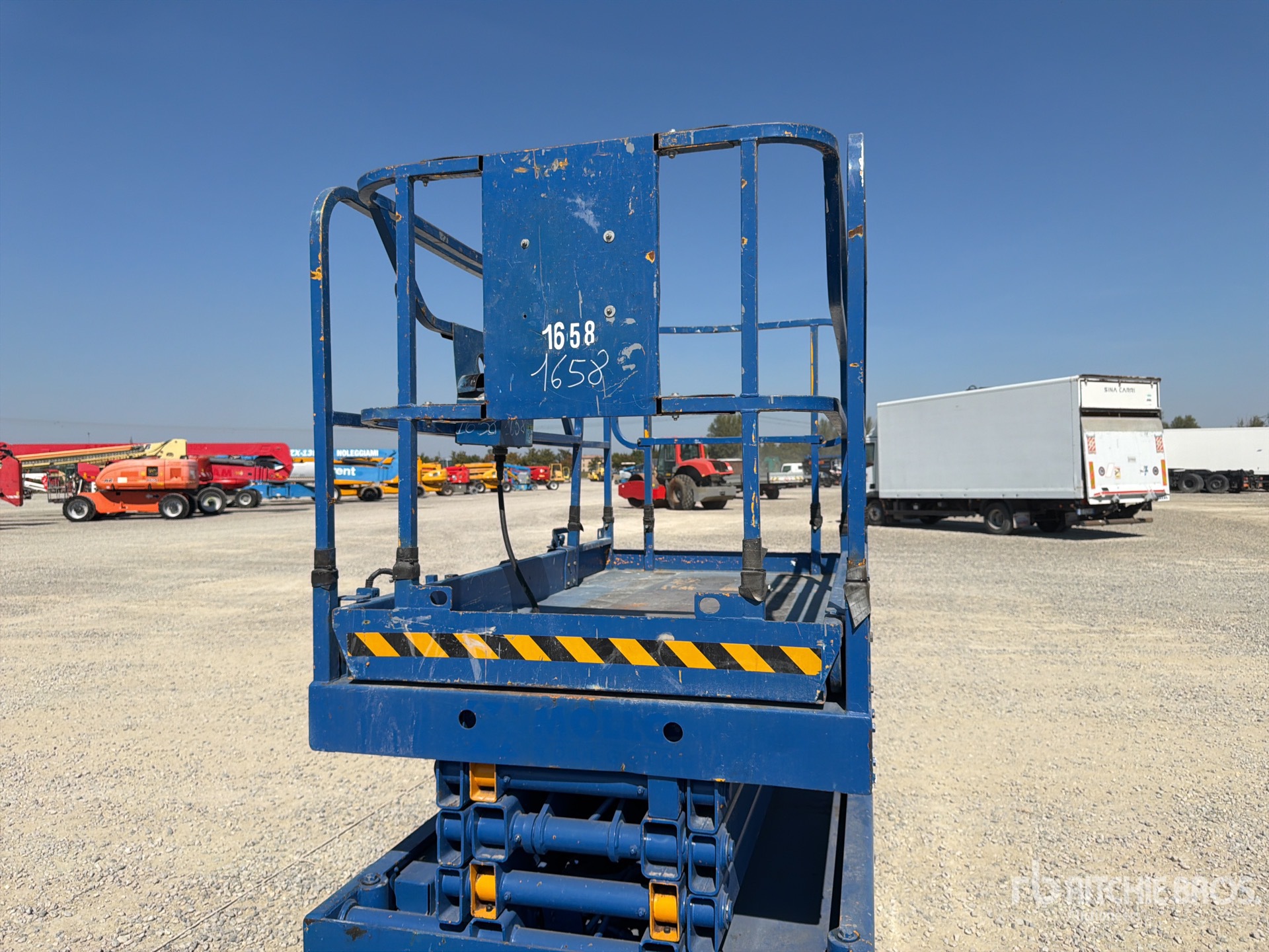 2007 Haulotte COMPACT 10