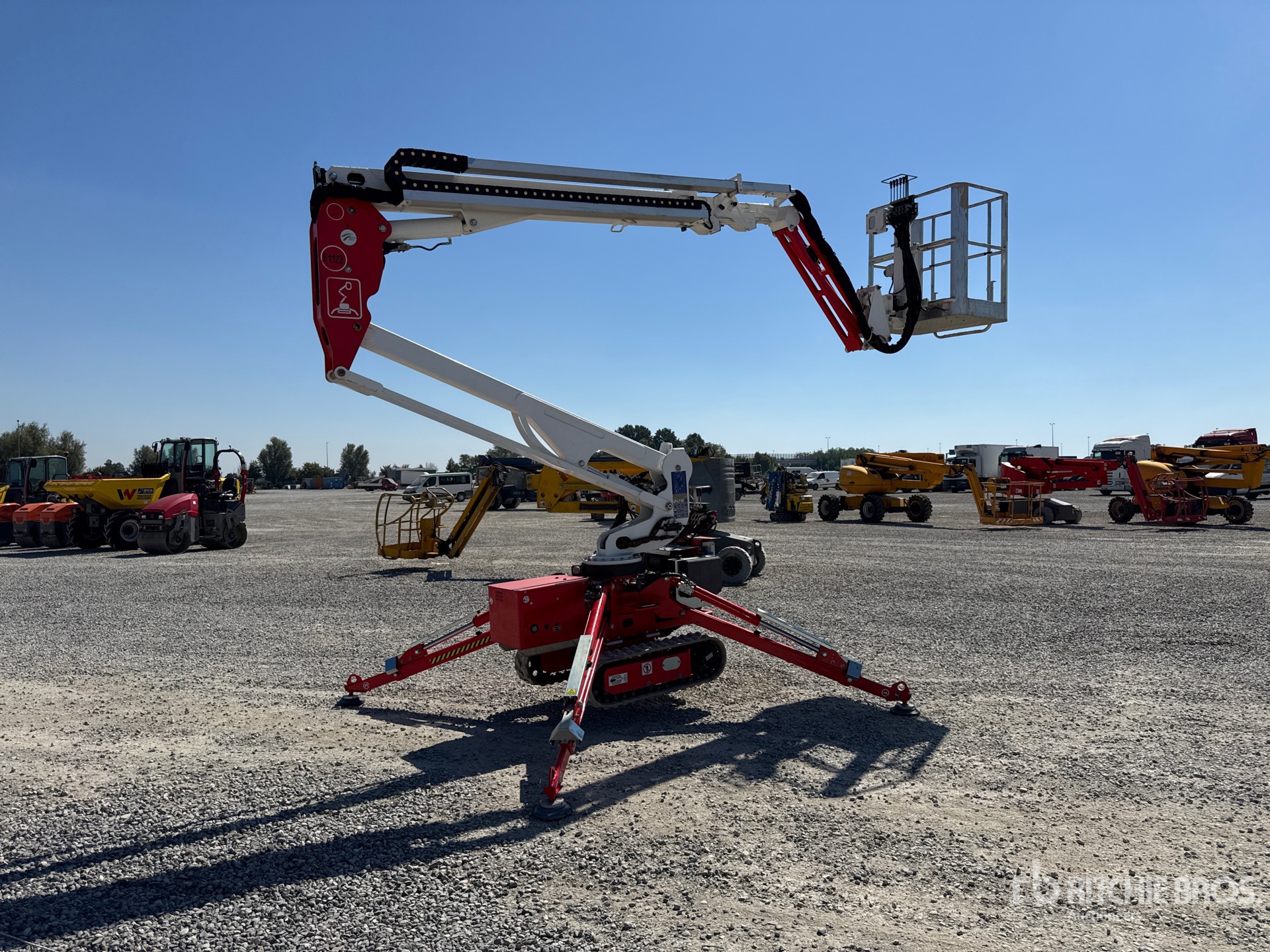 2021 Easy Lift R160