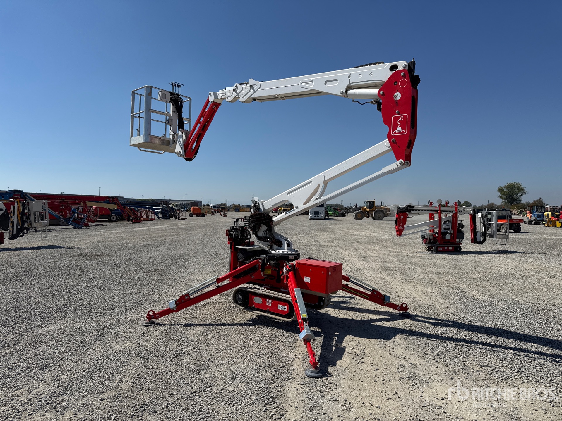 2021 Easy Lift R160