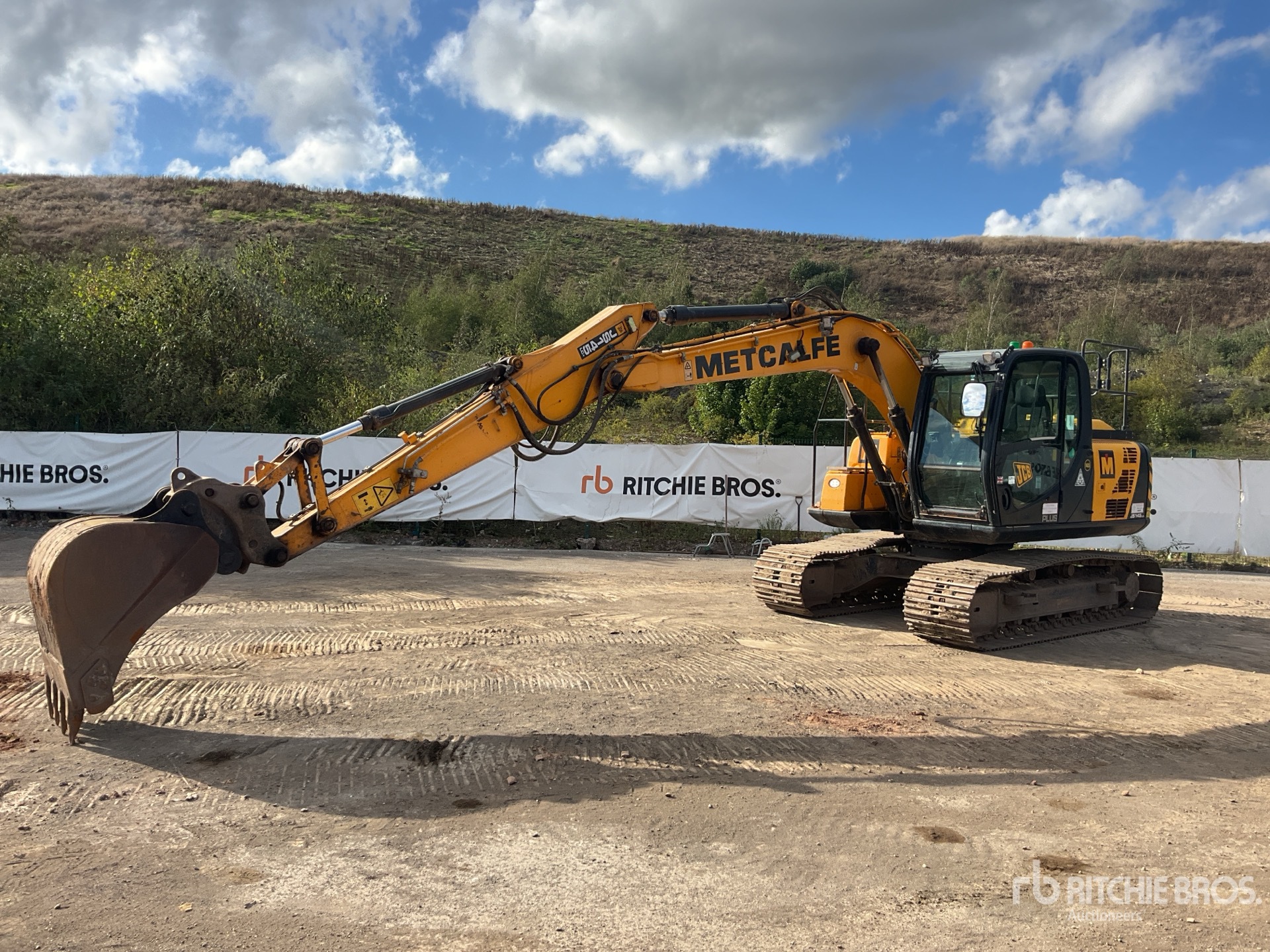 2018 JCB JS145LC 4F