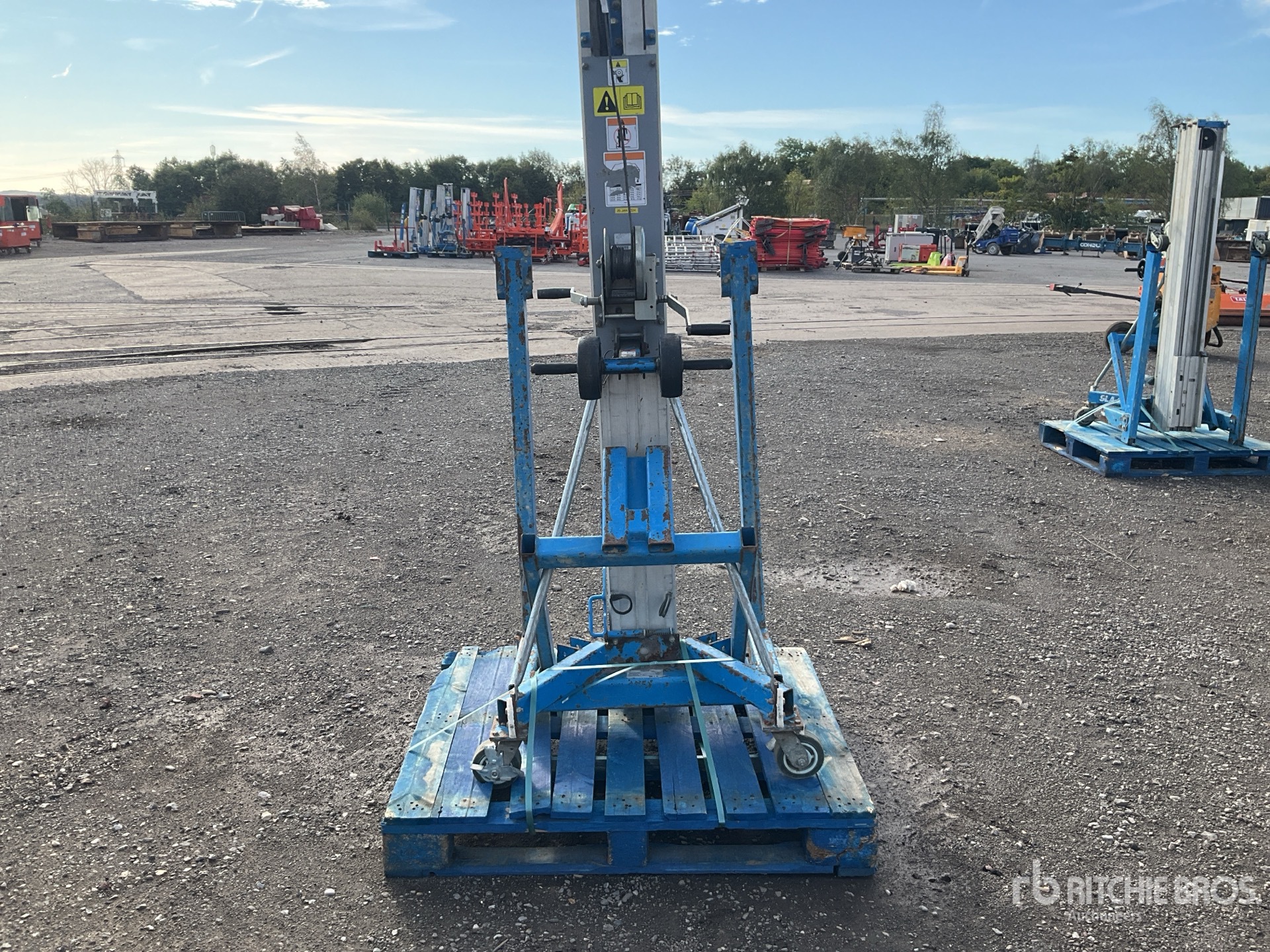 2018 Genie SLA-15