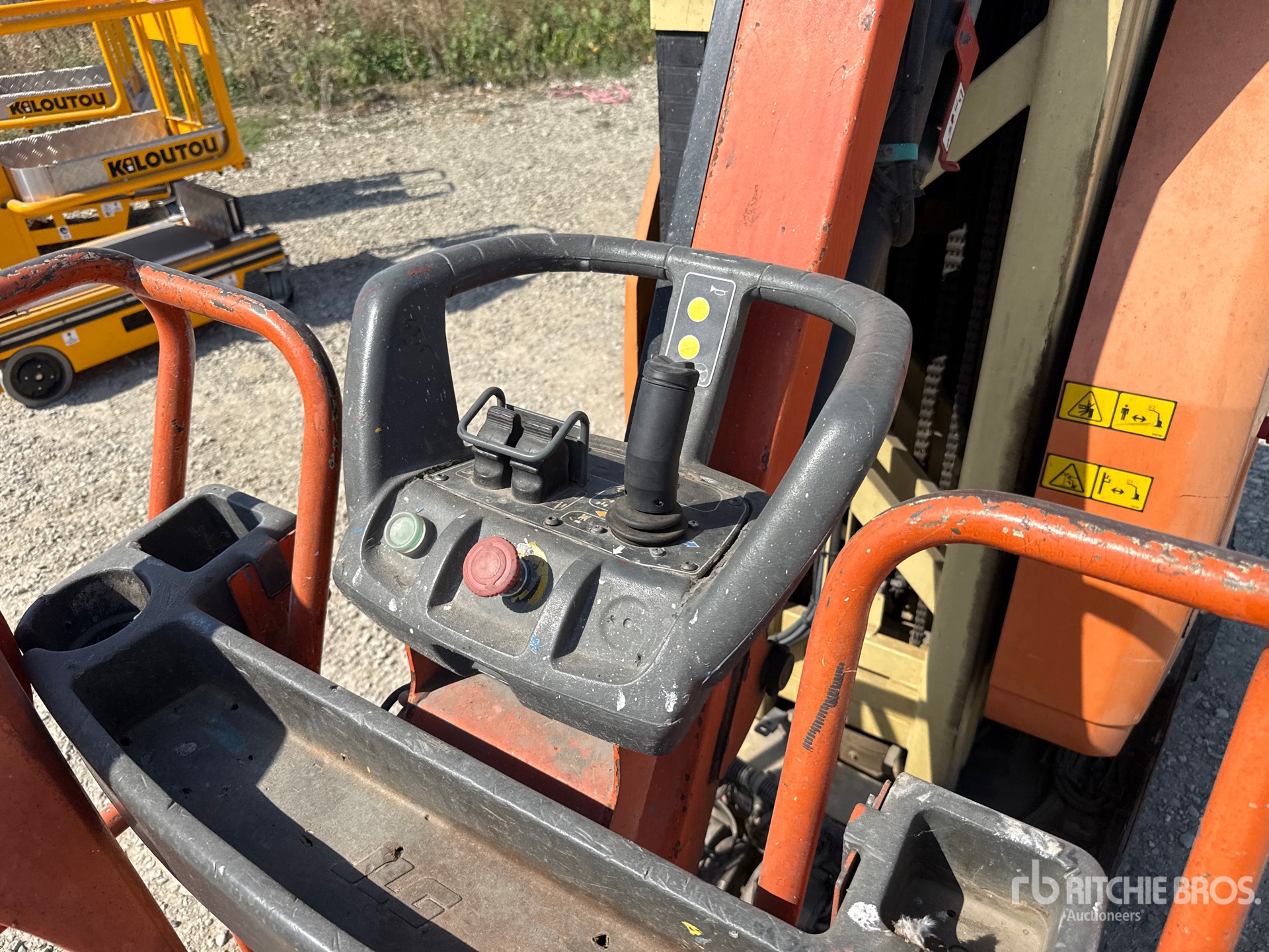 2011 JLG TOUCAN 10E