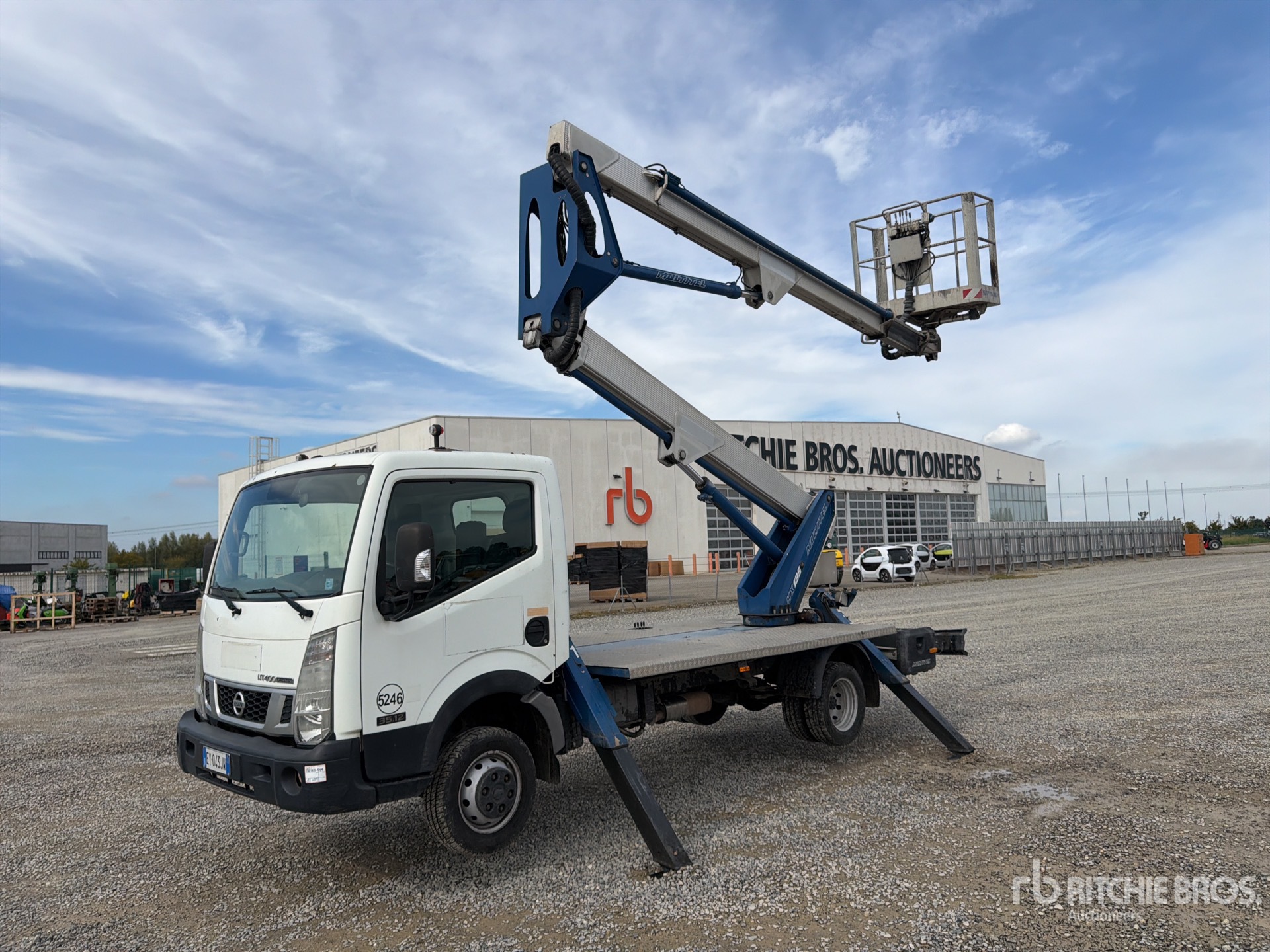 Photo of 2015 Nissan NT400