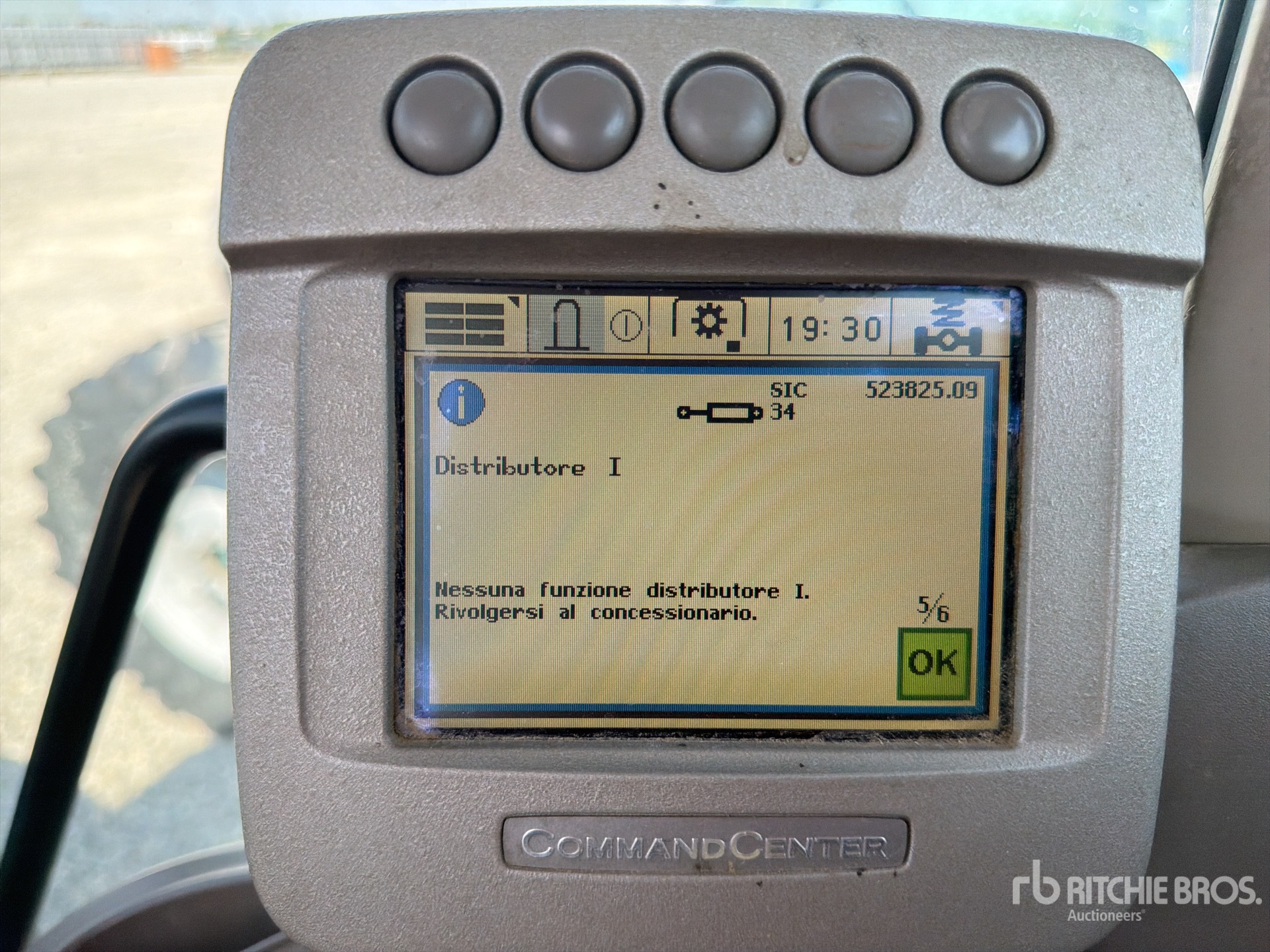 John Deere 6830