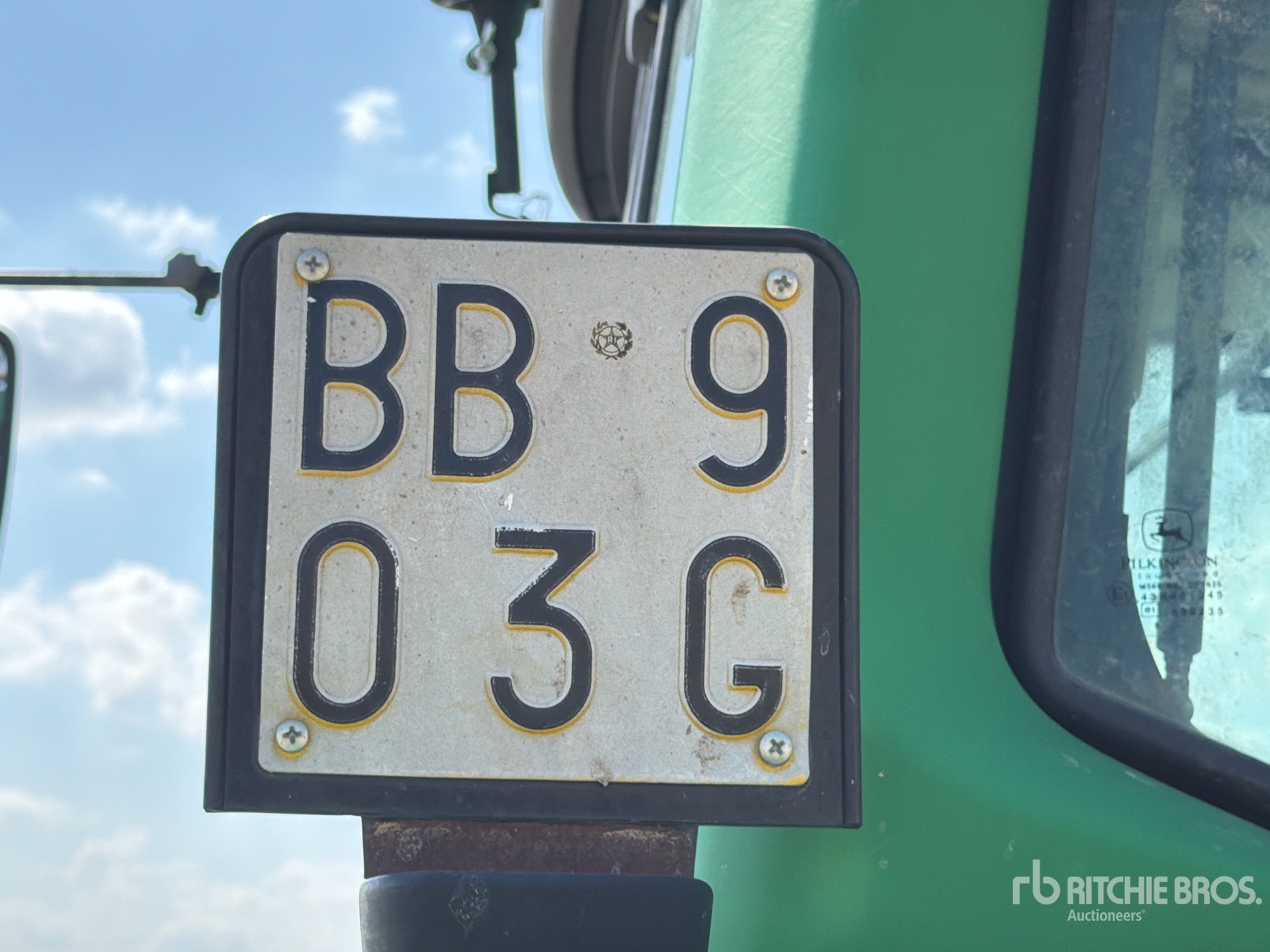 John Deere 6830