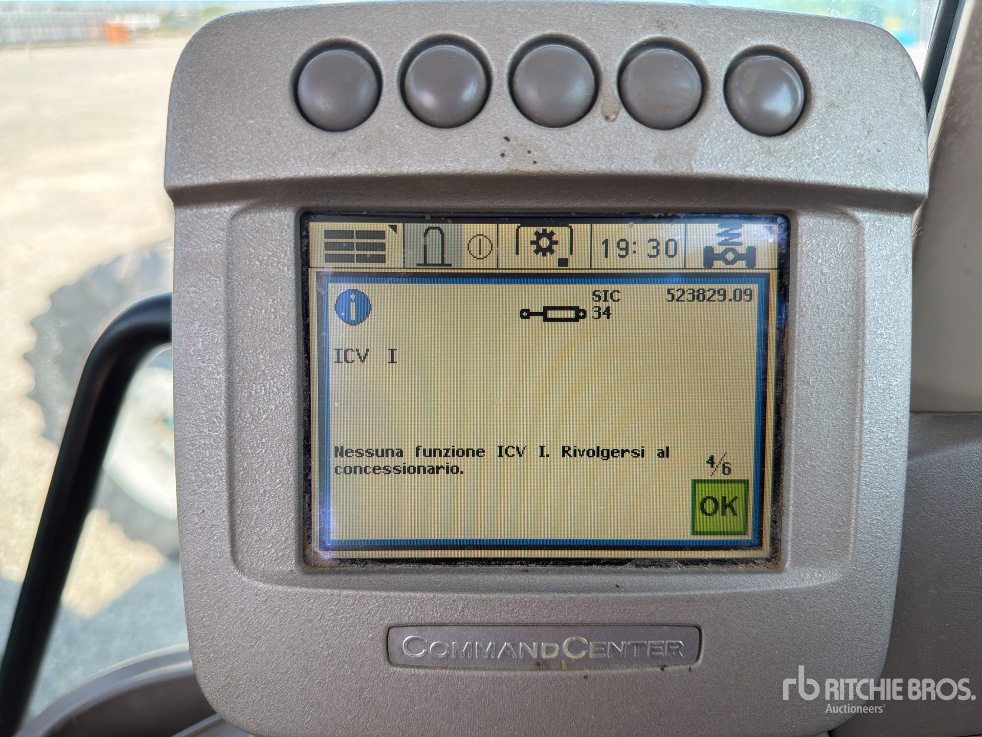 John Deere 6830